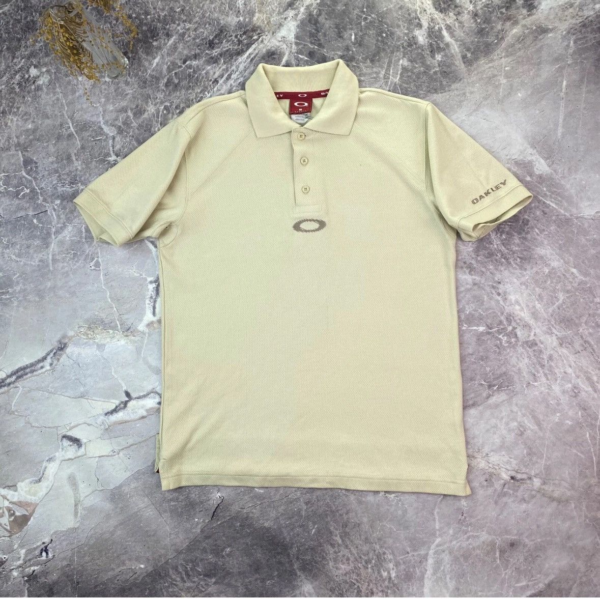 Oakley Vintage 90s Oakley Center Logo Beige Polos T-shirt Y2K Size US S / EU 44-46 / 1 - 10 Thumbnail