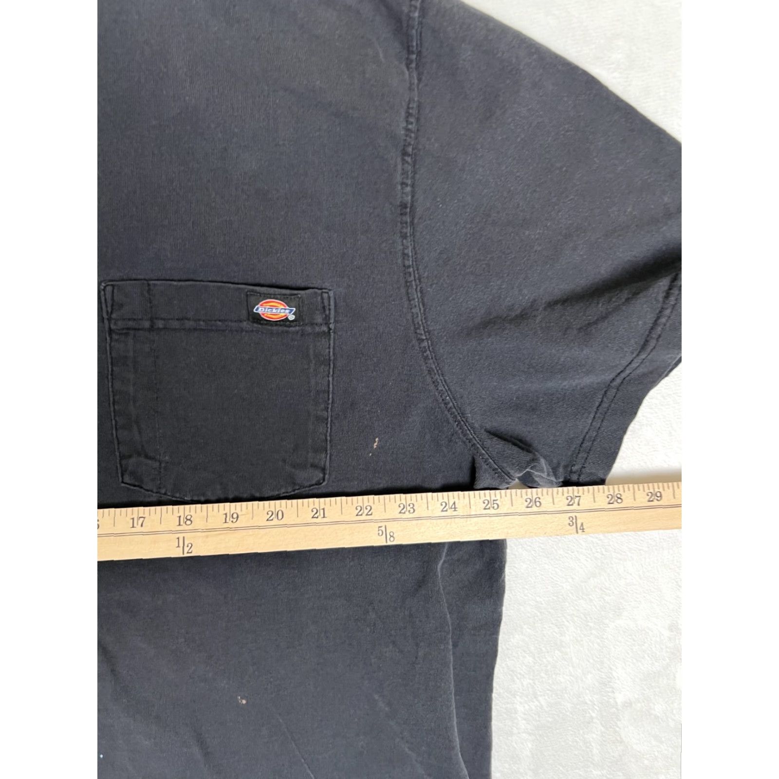 Dickies VINTAGE Dickies Black Pocket T-Shirt 2XL Mens Short Sleeve Crew Neck Cotton Grunge 90s Pockets Stained faded Tears Size US XXL / EU 58 / 5 - 7 Thumbnail