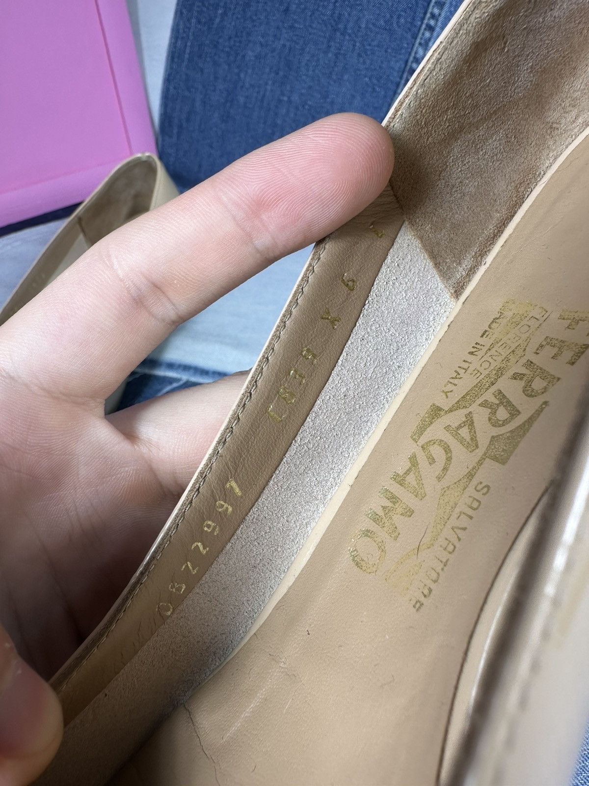 Salvatore Ferragamo Salvatore Ferragamo Vara Pump Heel Bow Beige Patent Leather Size US 6.5 / IT 36.5 - 20 Thumbnail