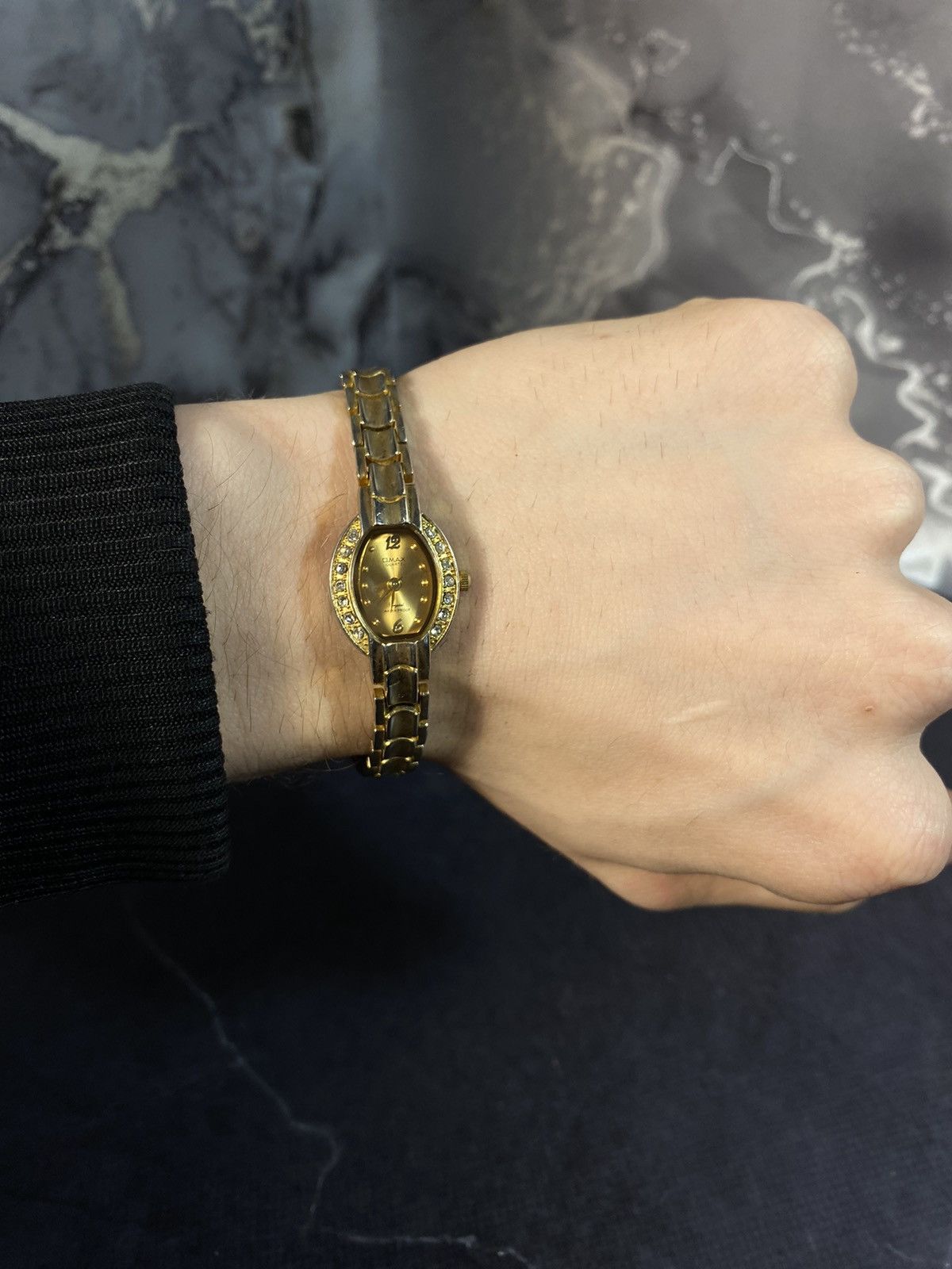 Jewelry × Vintage Elegant OMAX Watch with Crystals and Gold Case Size ONE SIZE - 1 Thumbnail