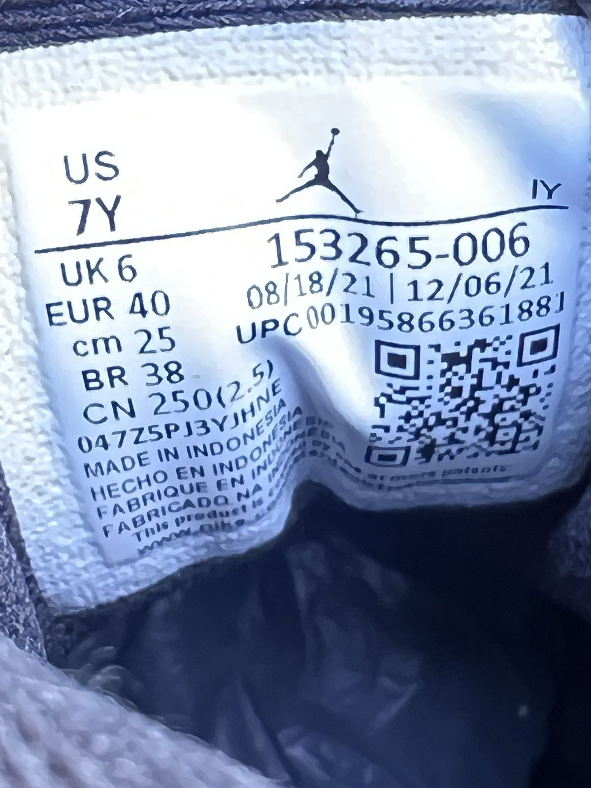 Jordan Brand CLEAN Air Jordan 12 Retro XII size 7 Black Shoes Mens 2022 Size US 7 / EU 40 - 9 Thumbnail