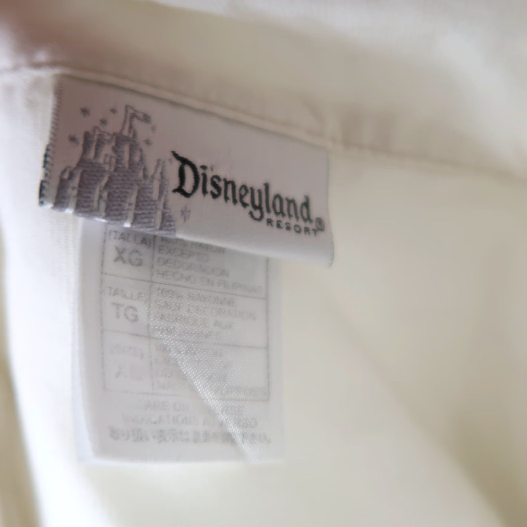 Vintage VINTAGE Disneyland Resort Cream Rayon Mickey Mouse Embroidered Button-Down Shirt Mens XL Size US XL / EU 56 / 4 - 5 Thumbnail