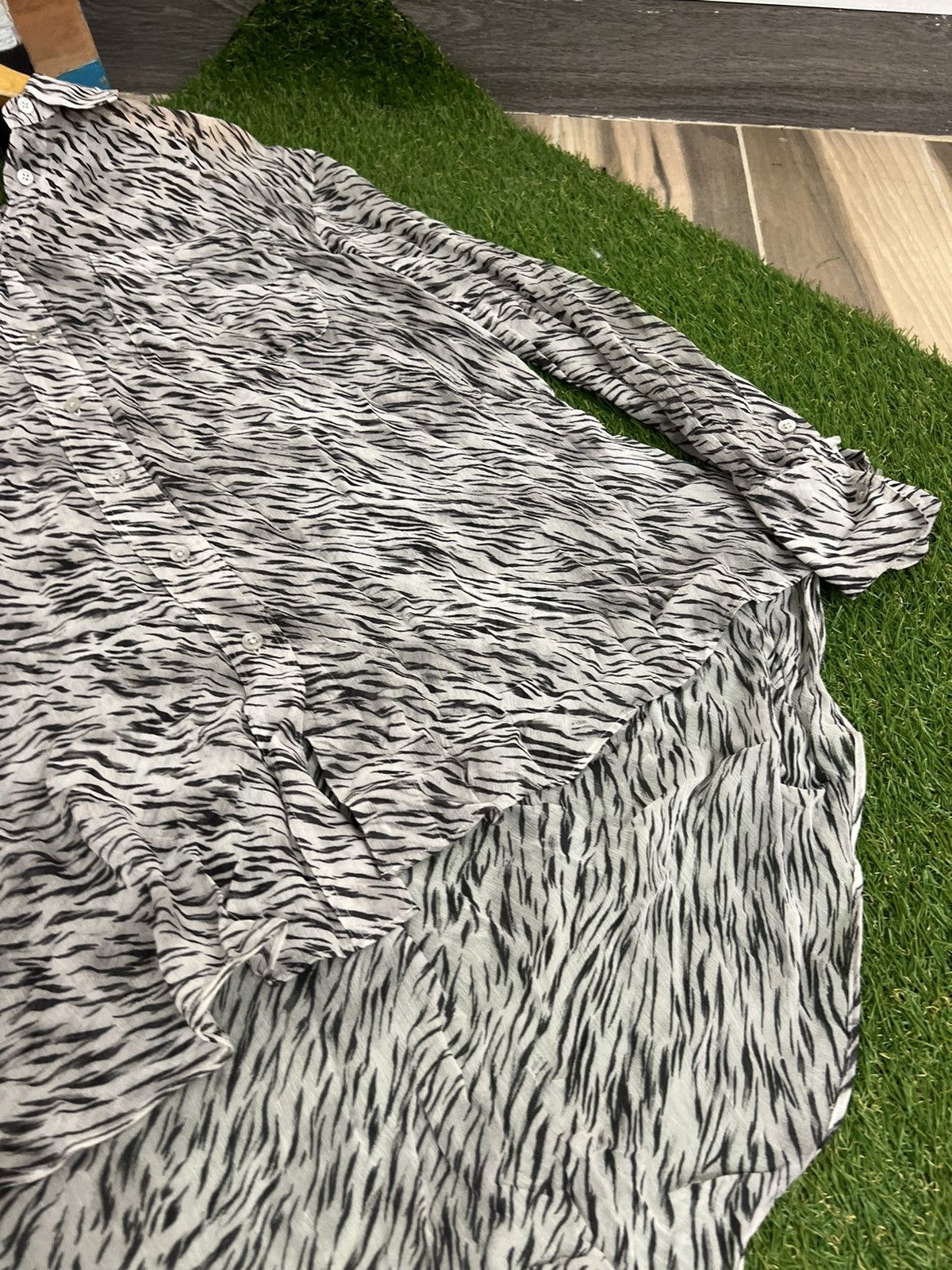Allsaints Allsaints Zebra Printed Hawaiian Shirt Size M / US 6-8 / IT 42-44 - 4 Thumbnail