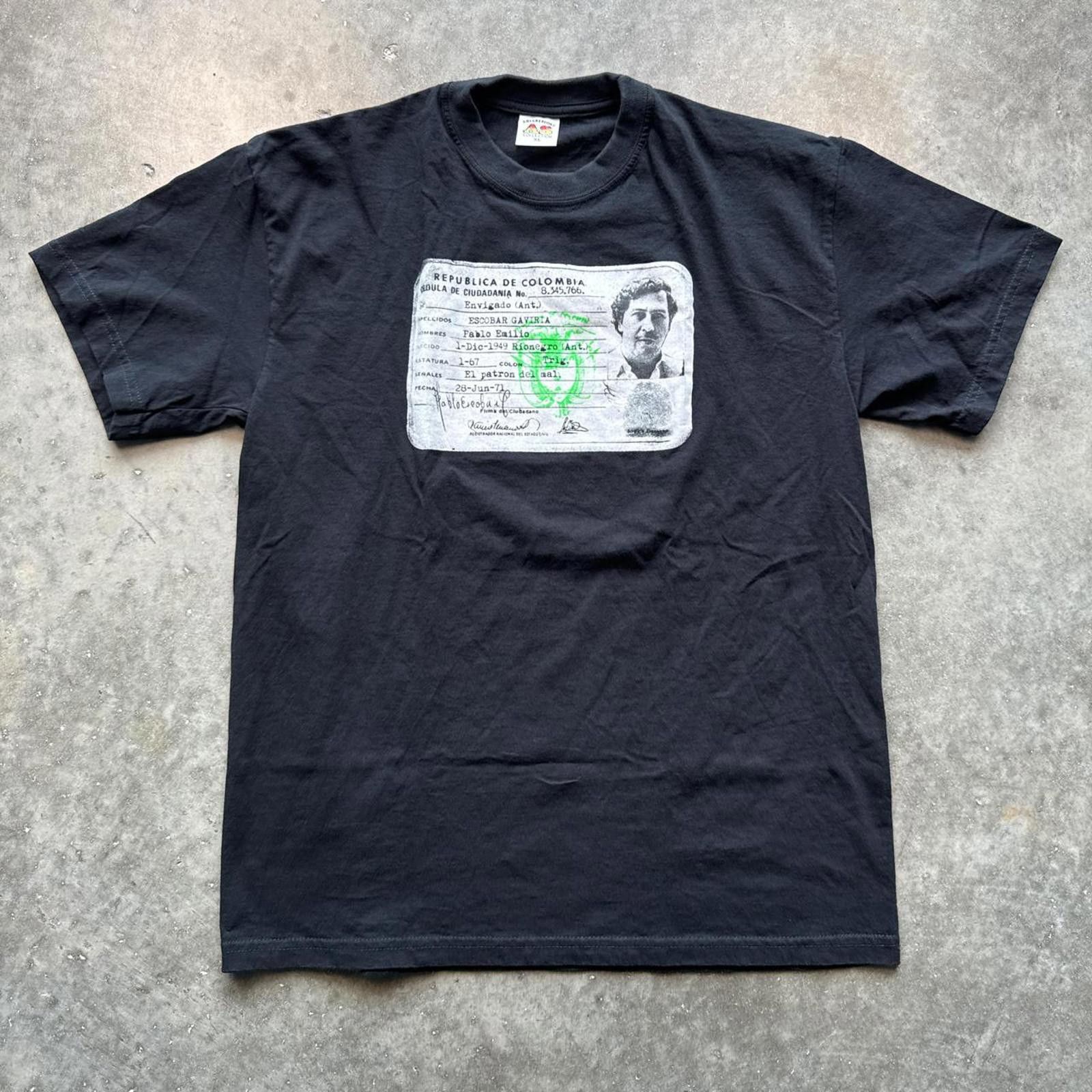 Other Pablo Escobar Gangster "Identification" Y2k Crime T-Shirt Size US XL / EU 56 / 4 - 1 Thumbnail