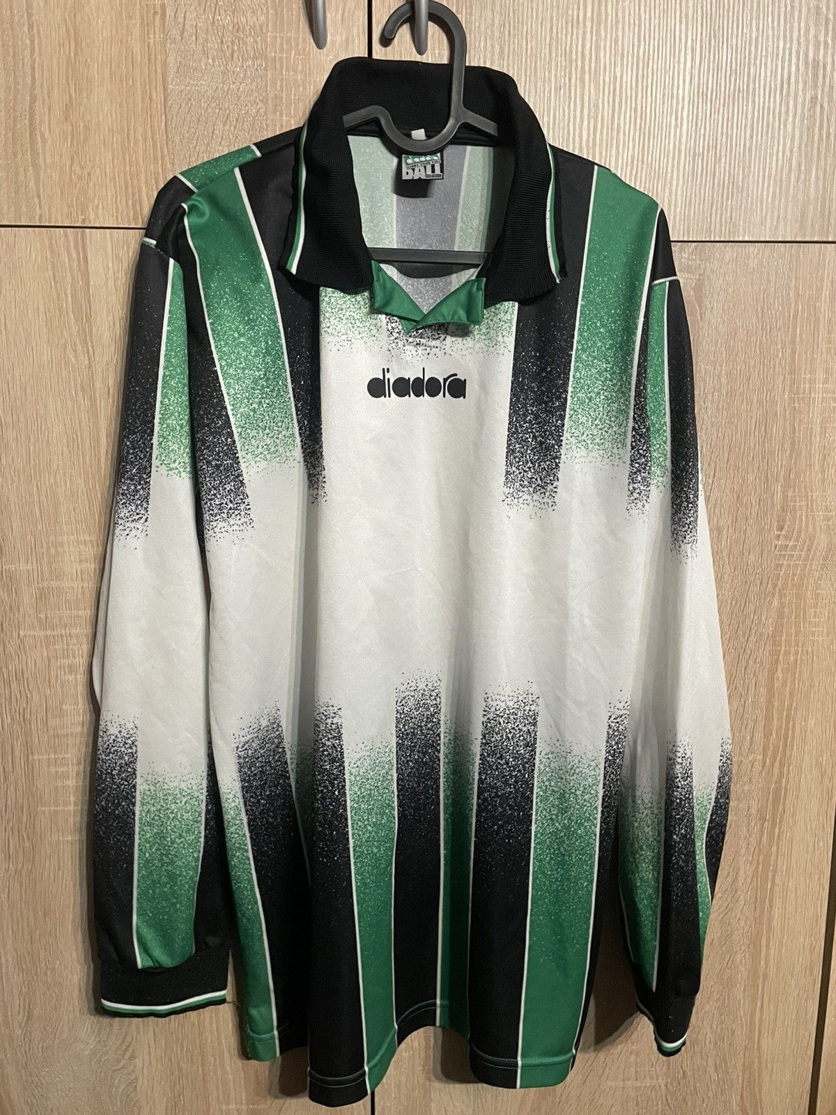 Diadora Diadora vintage 80s football archive design fashion rare Size US L / EU 52-54 / 3 - 1 Thumbnail
