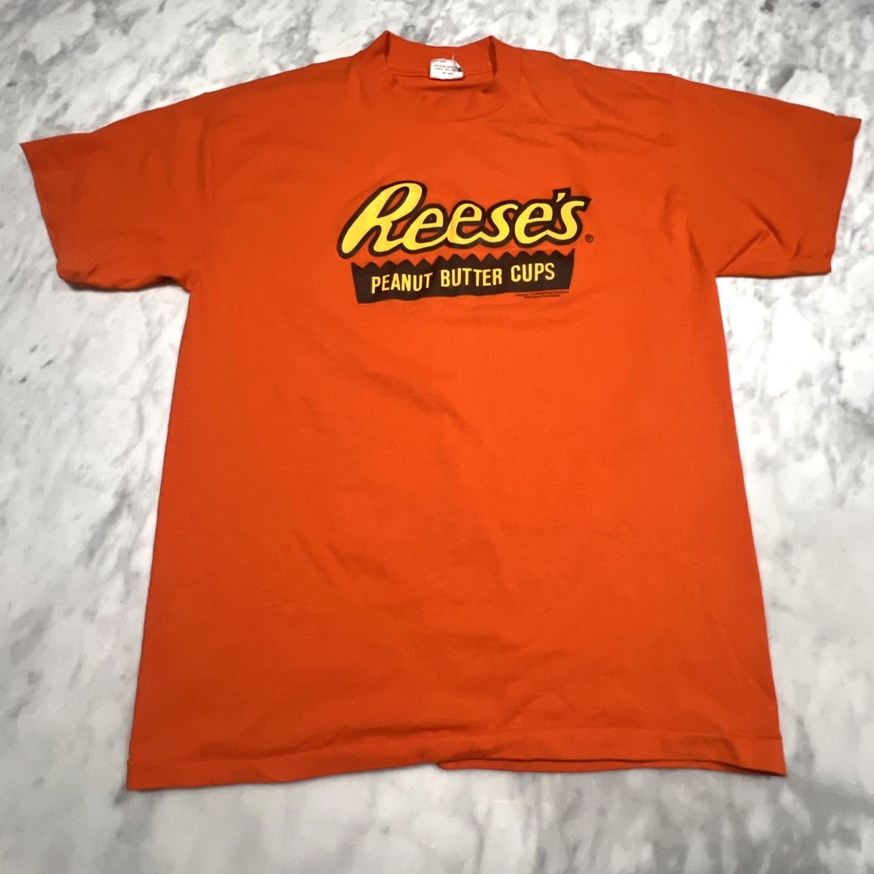 Peanuts VINTAGE Reese's Peanut Butter Cups T Shirt L Orange 90s Single Stitch Mens Size US L / EU 52-54 / 3 - 2 Thumbnail