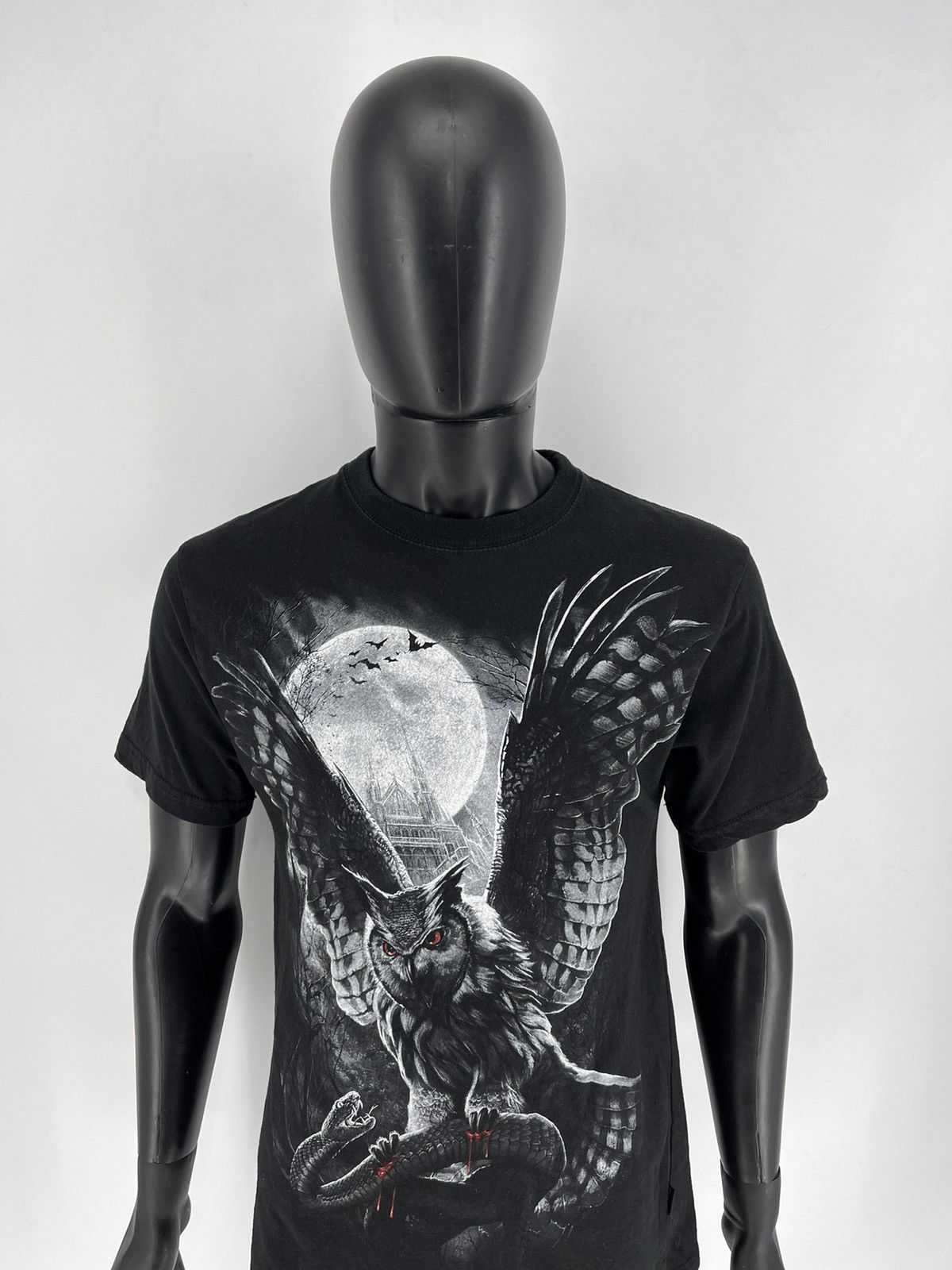 Band Tees × Vintage Vintage Y2K Bloody Owl T-shirt Spiral Tee Black Vintage Rock Size US L / EU 52-54 / 3 - 5 Thumbnail