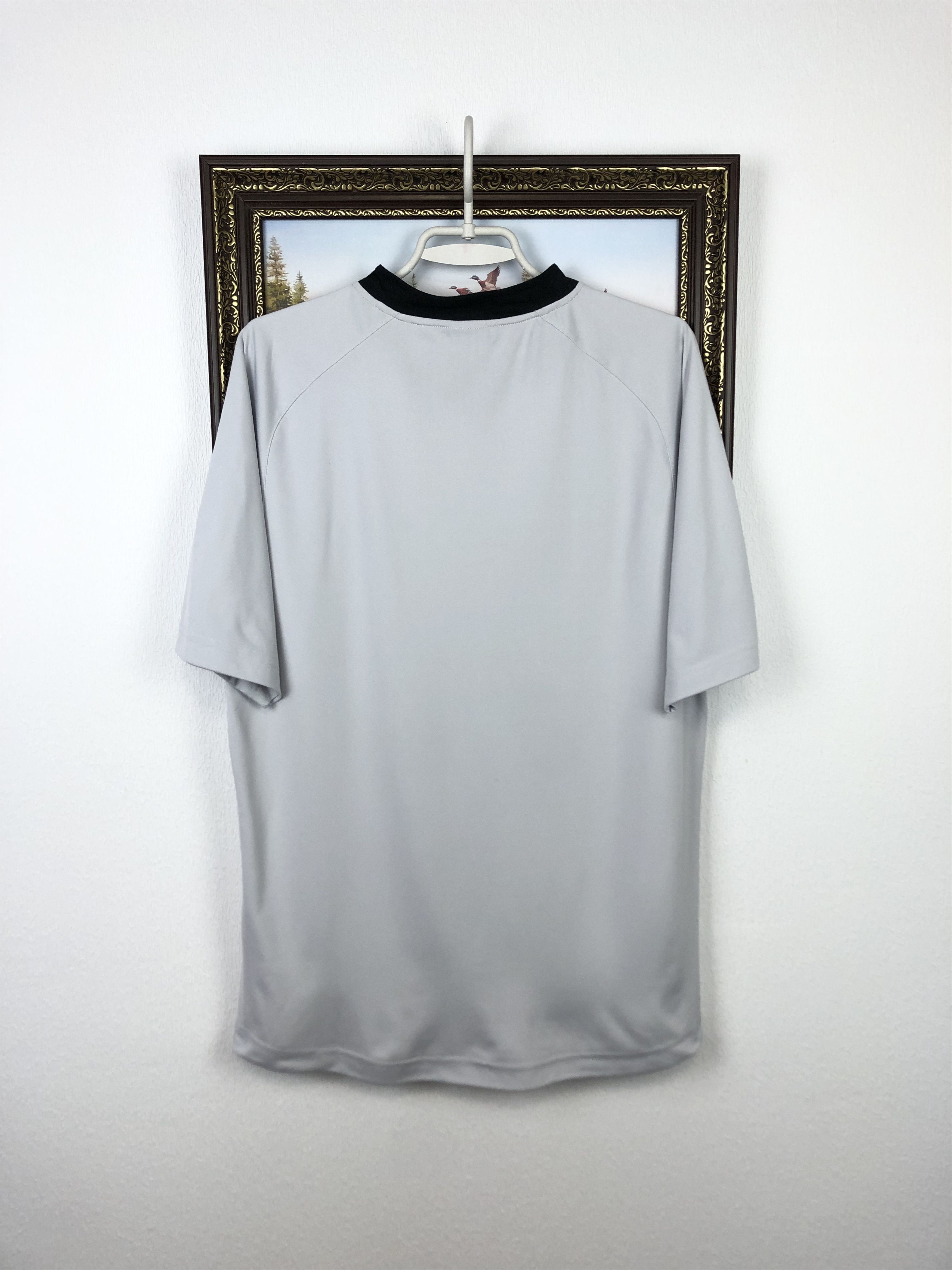Nike Vintage Nike Football Template Big Logo Center Swoosh Tee Size US M / EU 48-50 / 2 - 11 Thumbnail