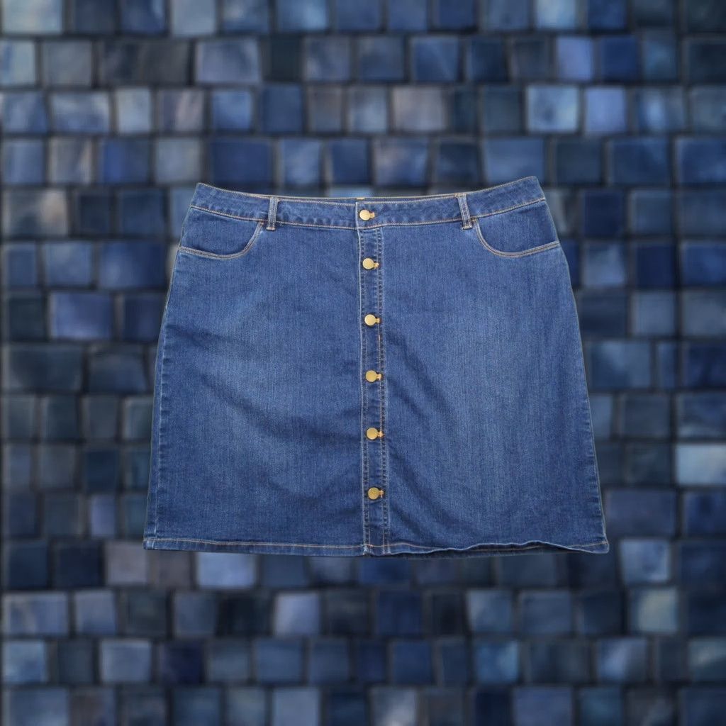 Croft & Barrow Croft & Barrow Denim Skirt Short 18W Button Front Blue Cotton Blend Plus 18W Womens Skirt Size 40" / US 18 - 1 Thumbnail