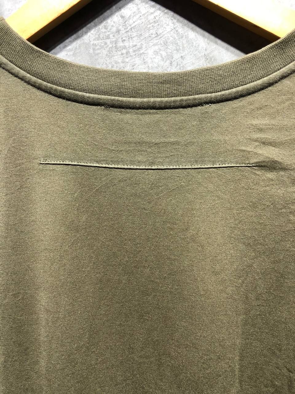 Givenchy Givenchy Silk Embroidered Hem Logo tee Size US L / EU 52-54 / 3 - 9 Thumbnail