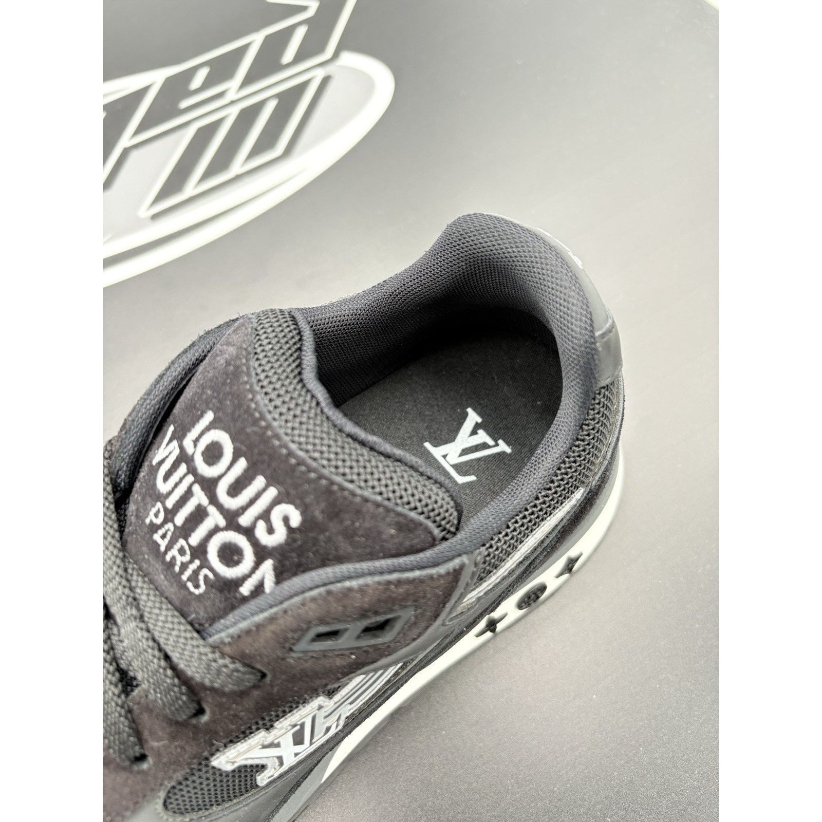 Louis Vuitton Louis Vuitton Run Away Low ' Black ' | EXCELLENT CONDITION! Size US 9.5 / EU 42-43 - 12 Thumbnail