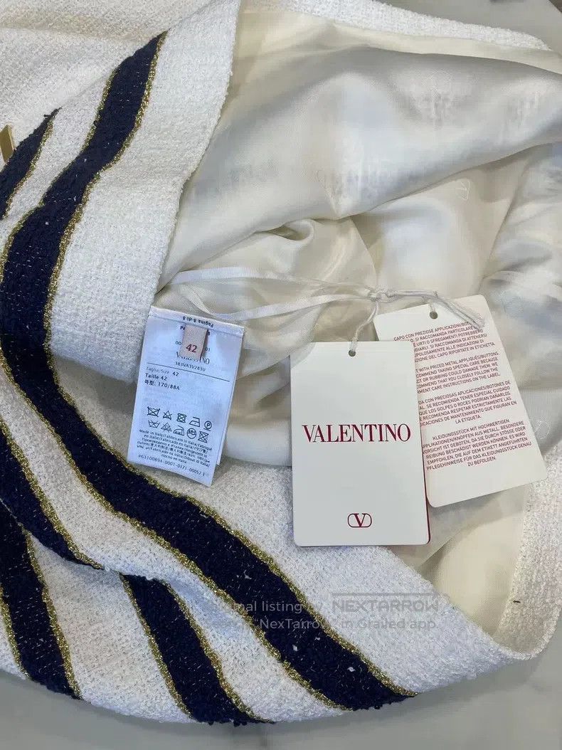 Valentino Valentino A small fragrant dress Size S / US 4 / IT 40 - 6 Thumbnail