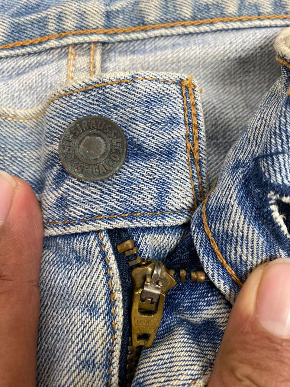 Levi's vintage levis 505 distressed denim nice design Size US 33 - 15 Thumbnail