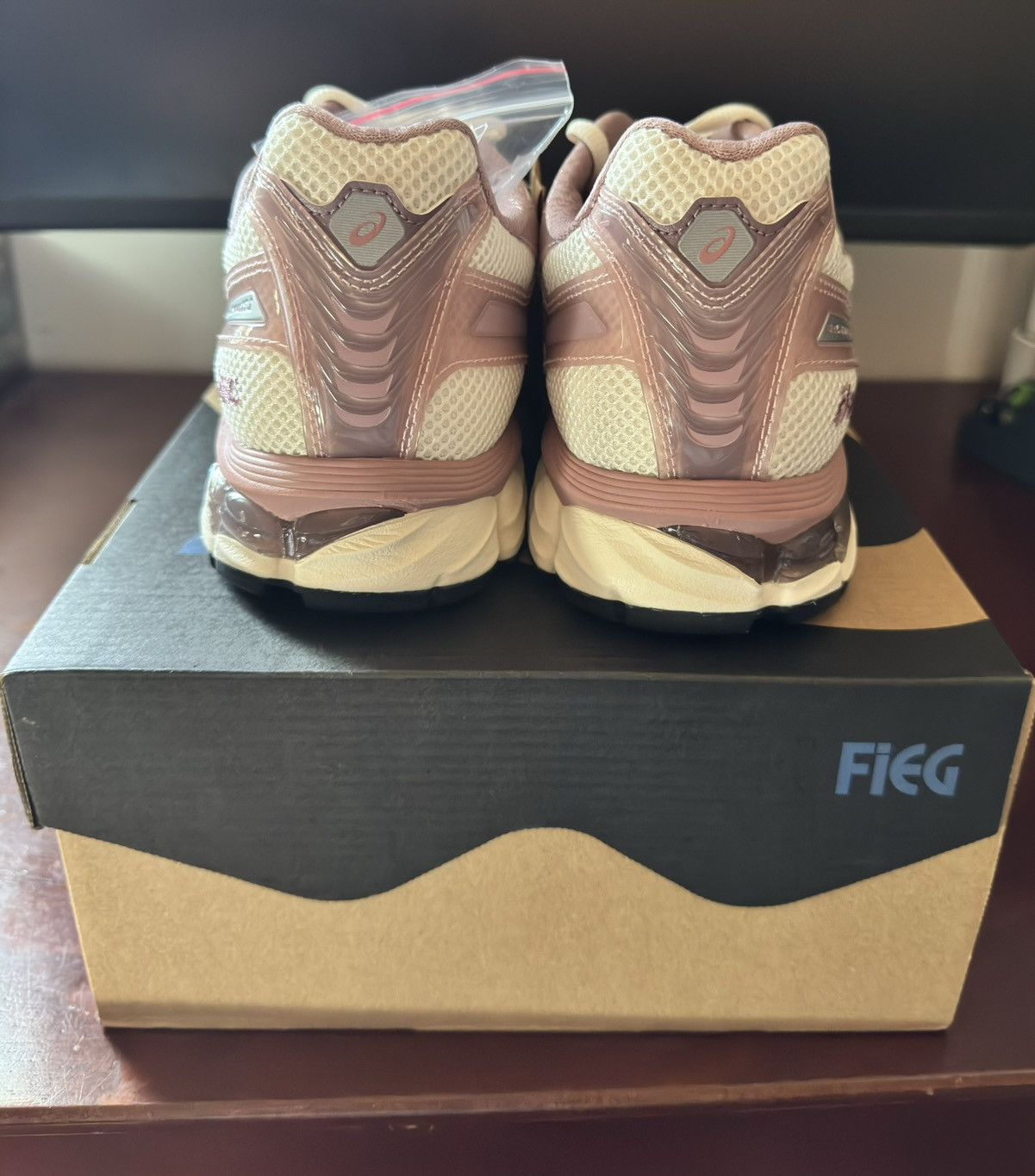Asics Kith for Asics Loyalty Gel- Kayano 12.1 size 10.5 Quartz Size US 10.5 / EU 43-44 - 6 Thumbnail