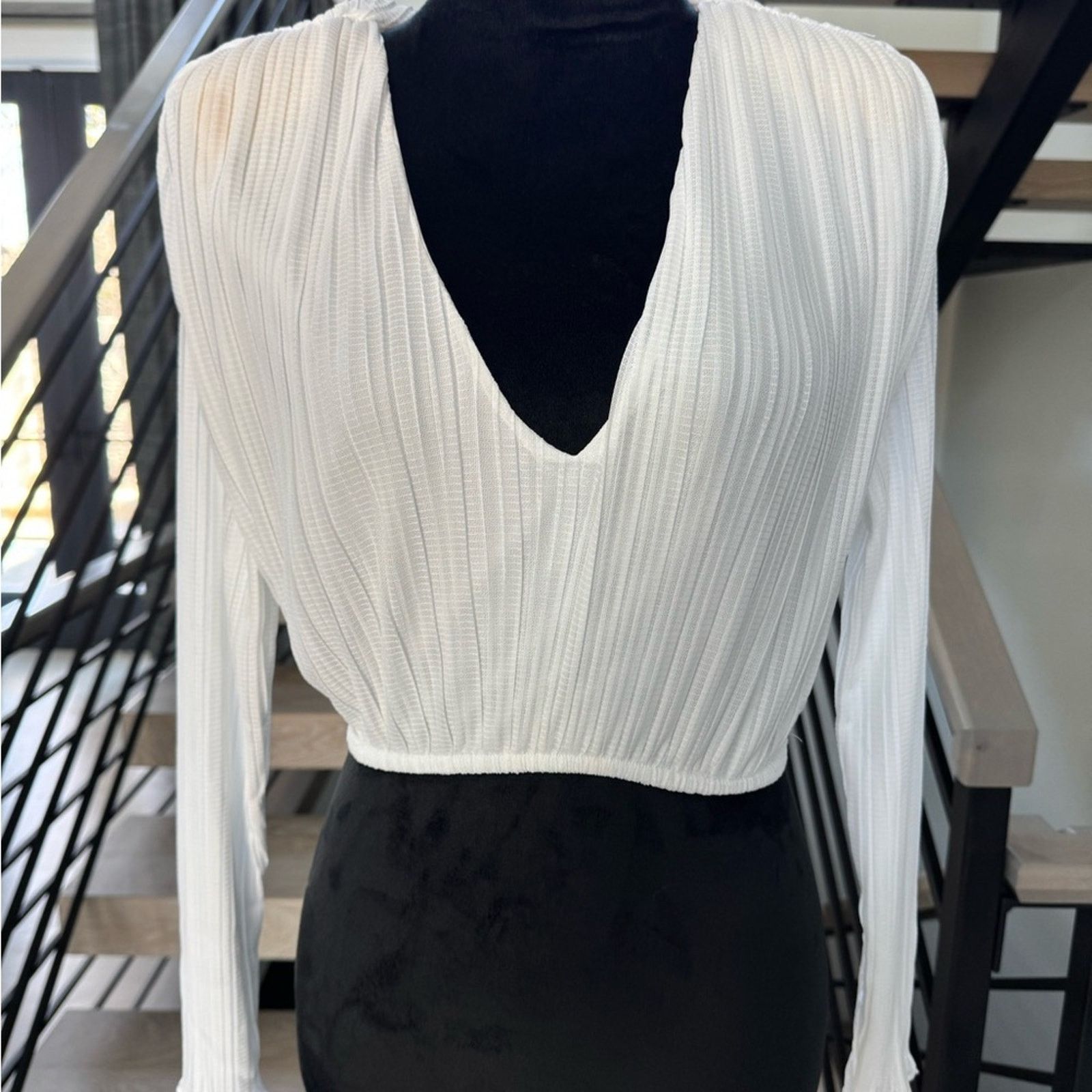 Zara New Zara White V-Neck Women's Top size S Size S / US 4 / IT 40 - 5 Thumbnail