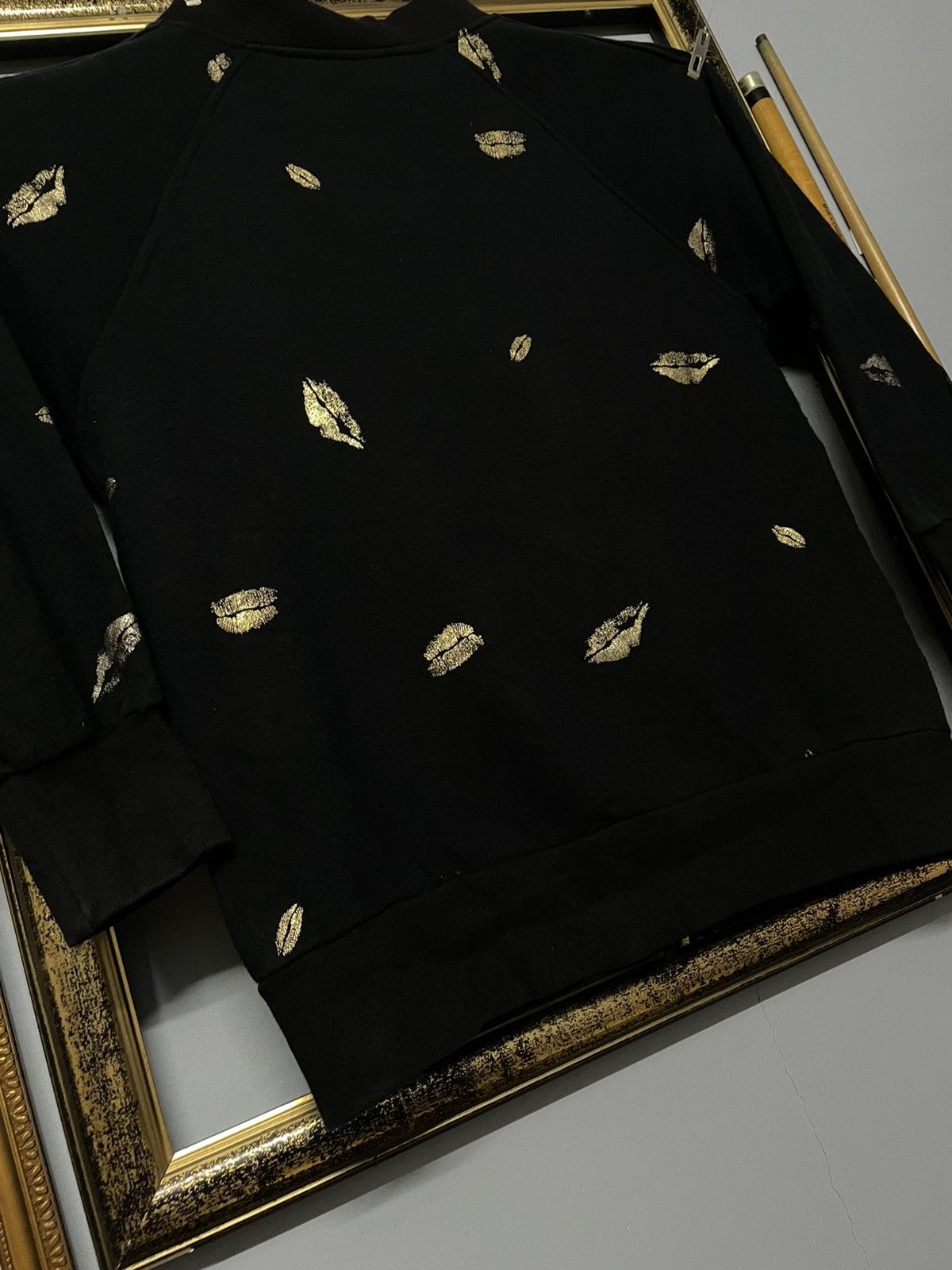 Vintage Vintage 1990s History Of Punk Artisanal Kiss Sunfaded Hoodie Size US M / EU 48-50 / 2 - 9 Thumbnail
