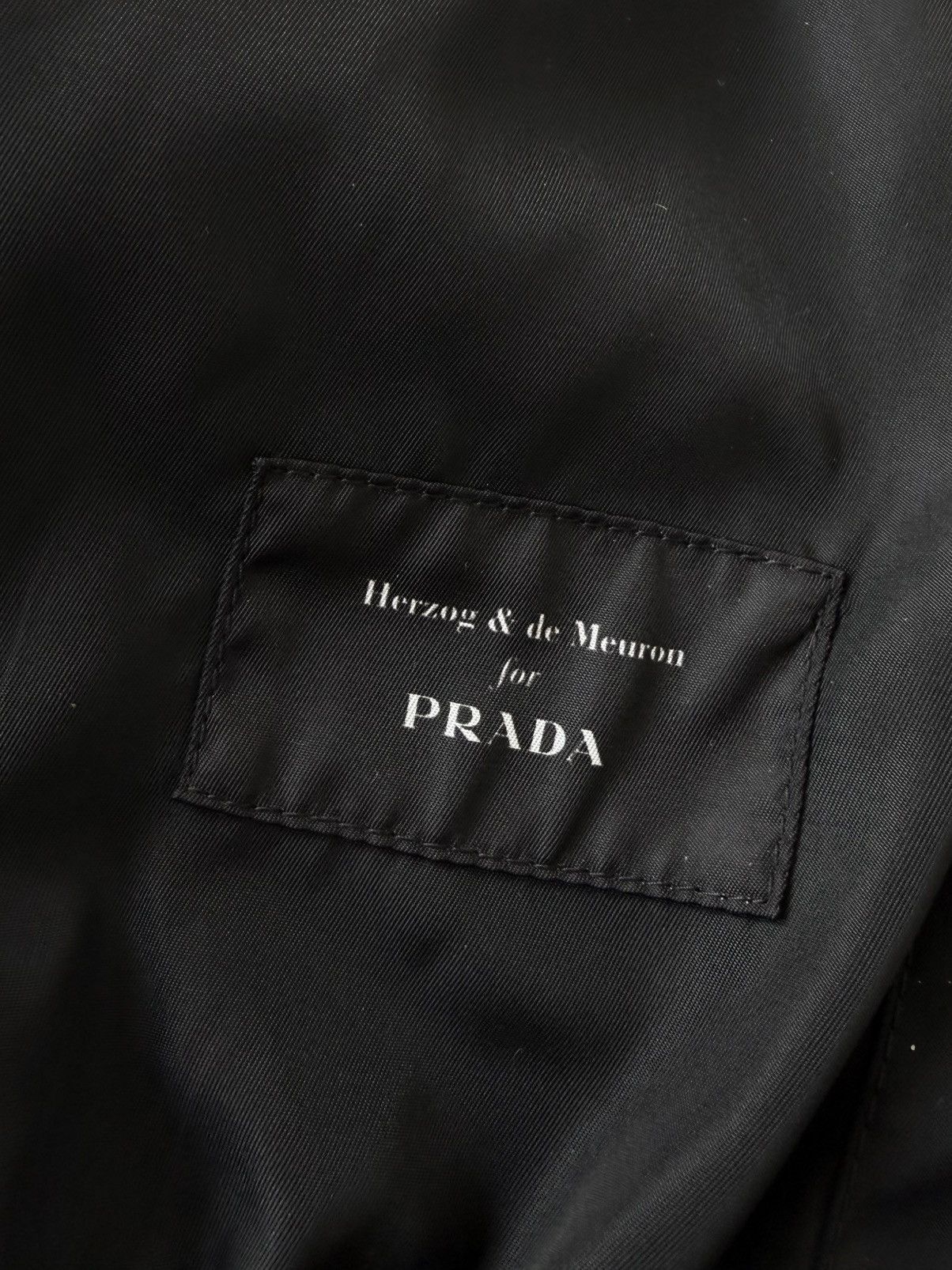 Prada Prada Herzog & de Meuron A/W 2018 A Printed Shirt Size US L / EU 52-54 / 3 - 8 Thumbnail