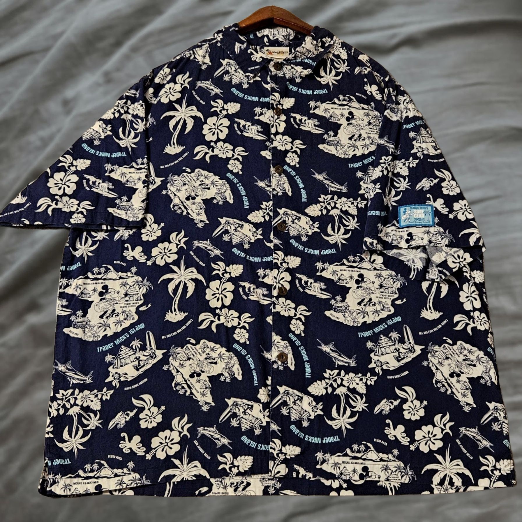 Disney Walt Disney World Trader Mick's Surf Gear Hawaiian Island Shirt Mens XL Blue Plaid Short Sleeve Size US XL / EU 56 / 4 - 1 Thumbnail