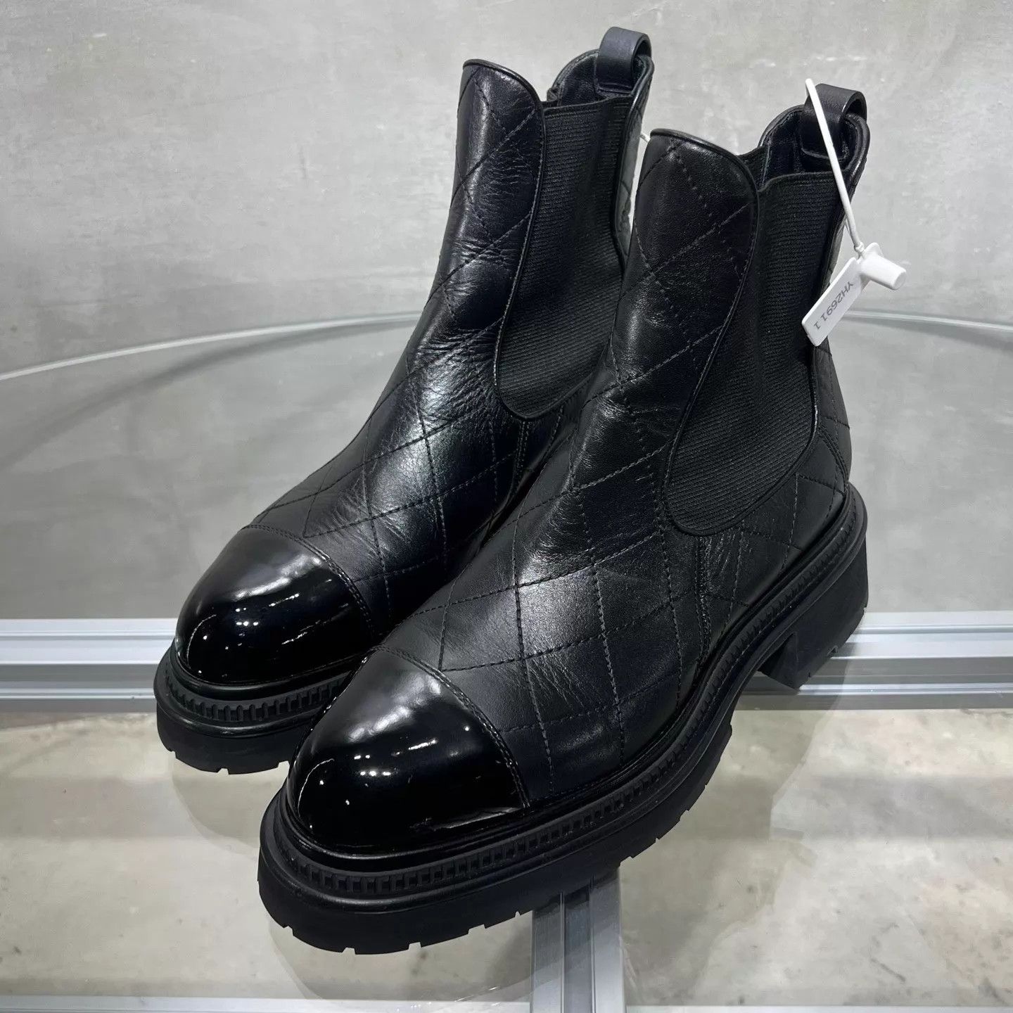 Chanel Chanel 23A Quilted Chelsea Boots 38 YH26911 Size US 7.5 / IT 37.5 - 2 Thumbnail