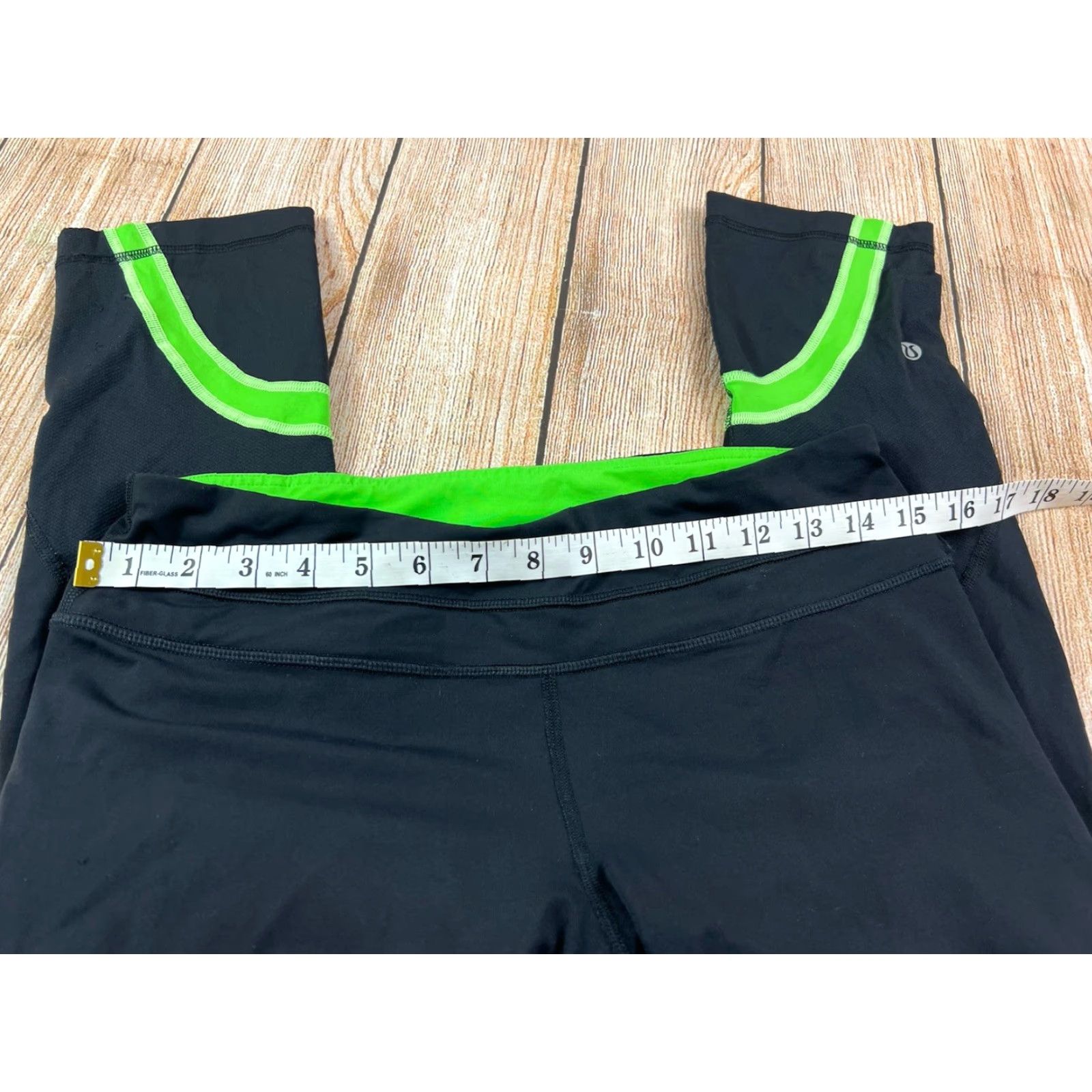 Lululemon Women’s Lululemon Run Inspire Crop Leggings Black and Green Size 8 Size 30" / US 8 / IT 44 - 6 Thumbnail