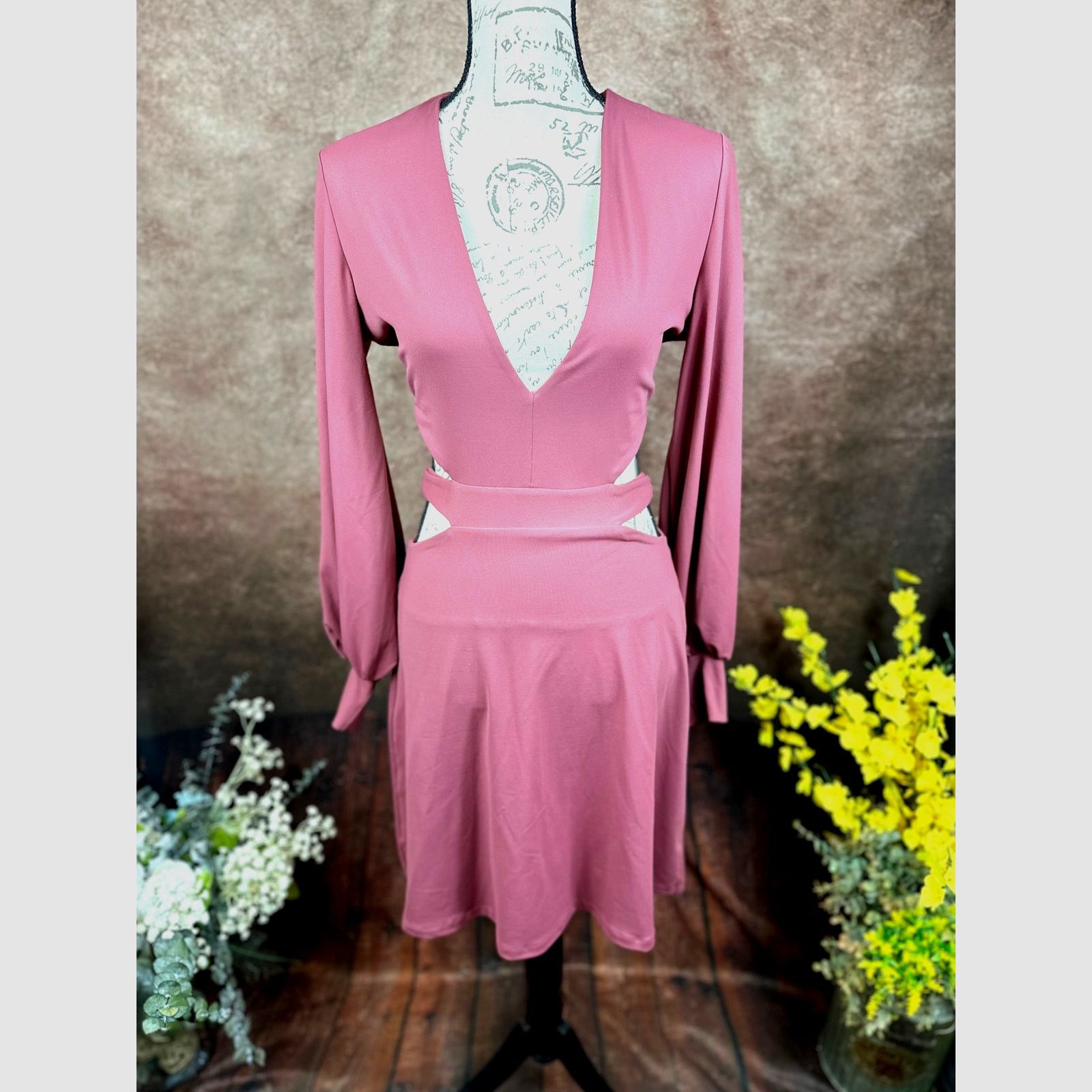 Susana Monaco Susana Monaco Deep V Neck Cut Out Back Dress Lipgloss XL Size XL / US 12-14 / IT 48-50 - 8 Thumbnail