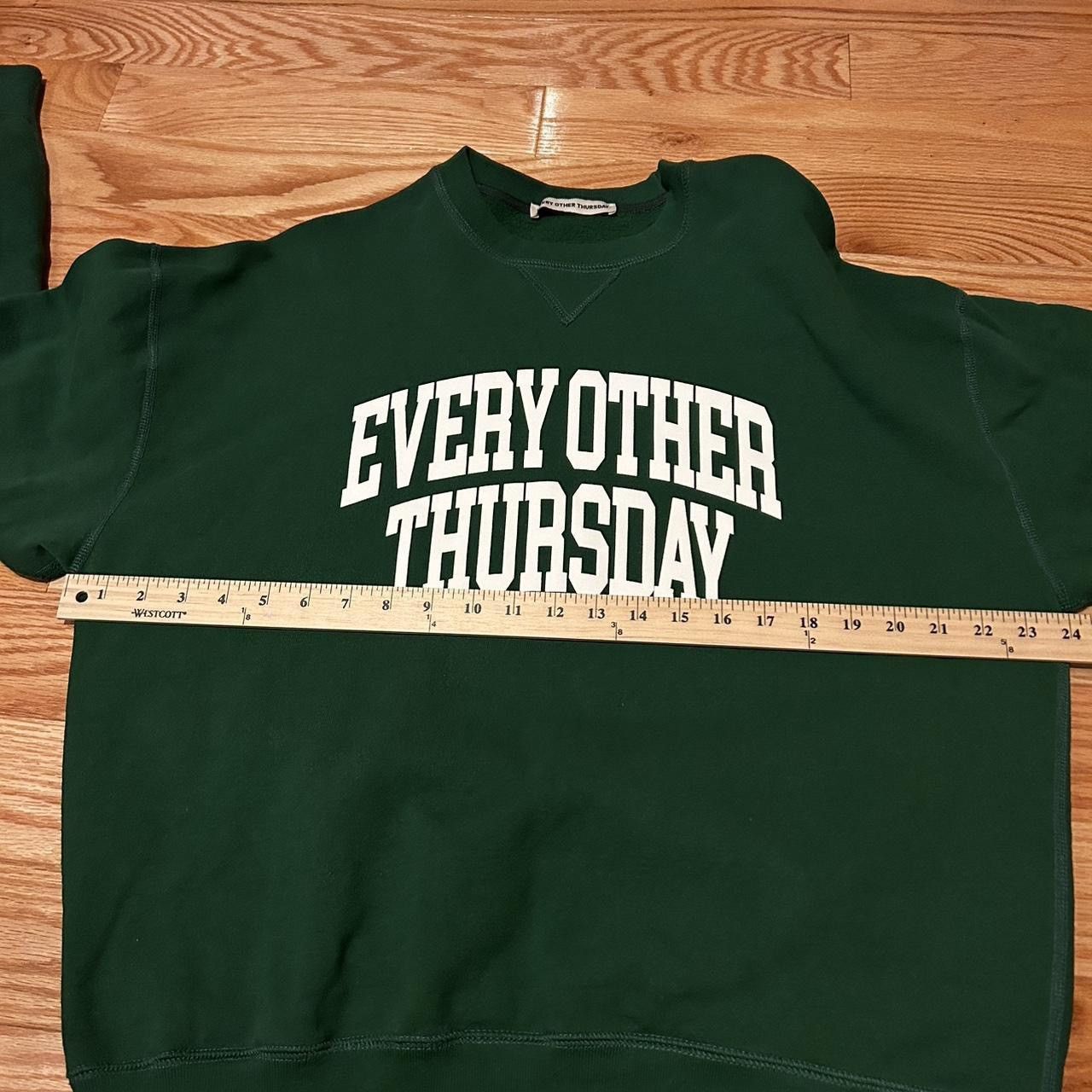 Every Other Thursday eot collegiate crewneck Size US M / EU 48-50 / 2 - 4 Thumbnail