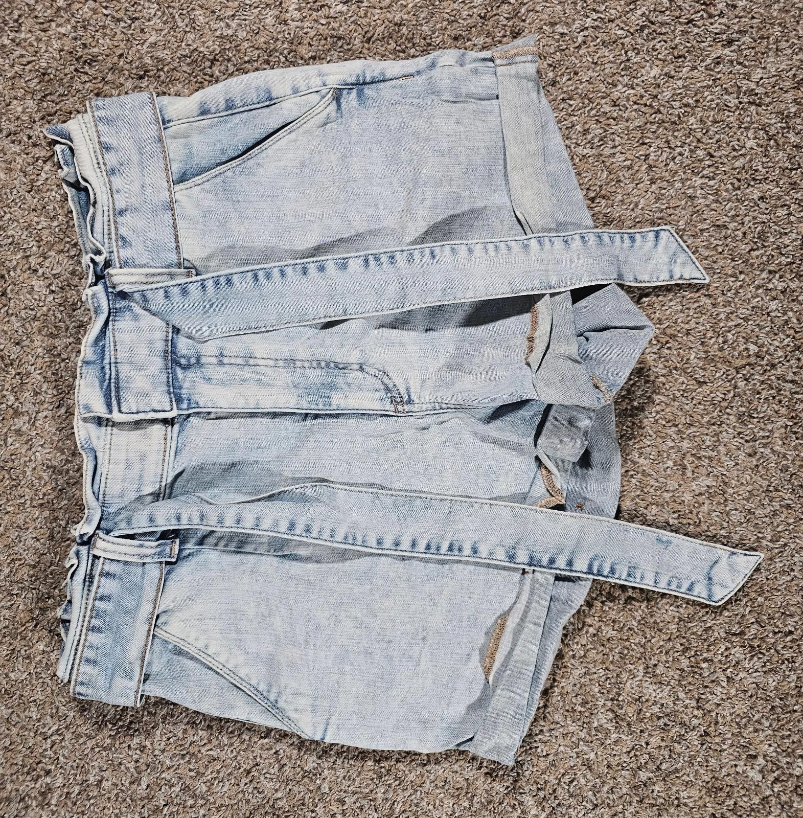 Express Express Shorts Shortie Super High Rise Belt Pockets 12 Cuffs Size 34" / US 12 / IT 48 - 1 Thumbnail