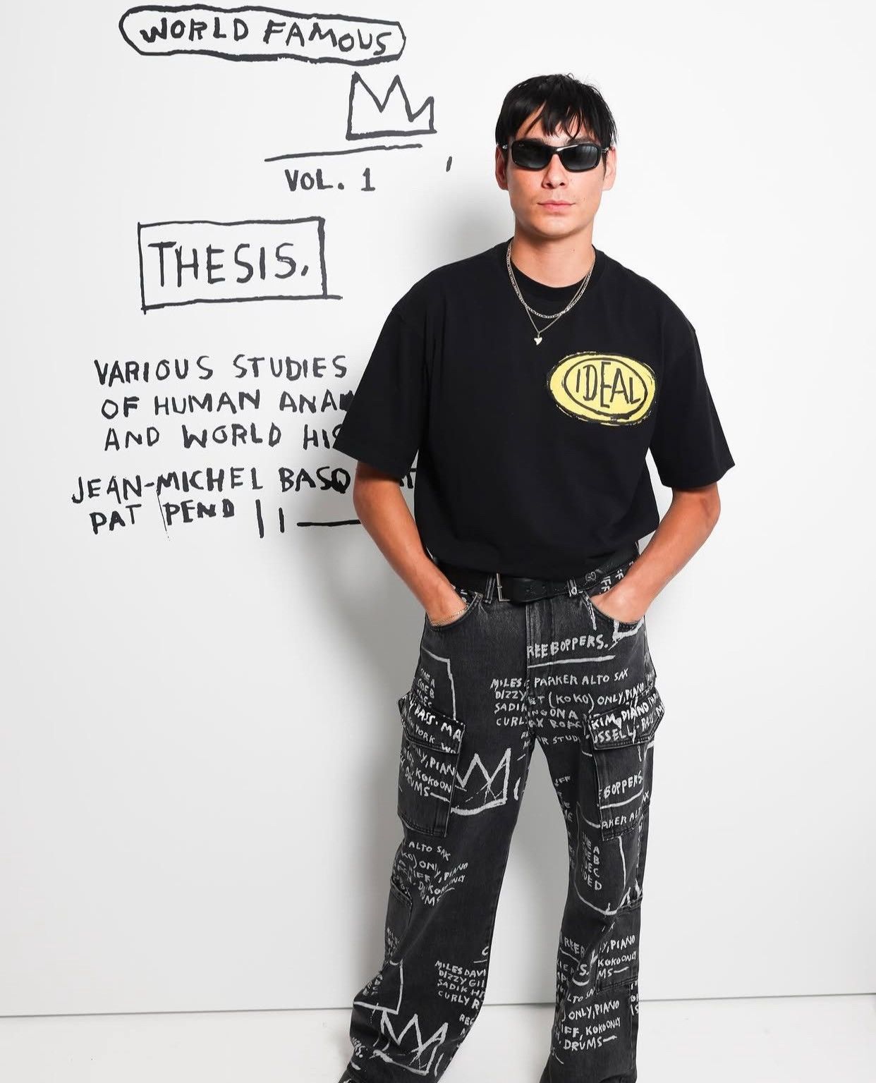 H&M × Jean-Michel Basquiat × Who Decides War WHO DECIDES WAR x BASQUIAT x H&M RELAXED FIT COTTON T-SHIRT Size US S / EU 44-46 / 1 - 3 Thumbnail