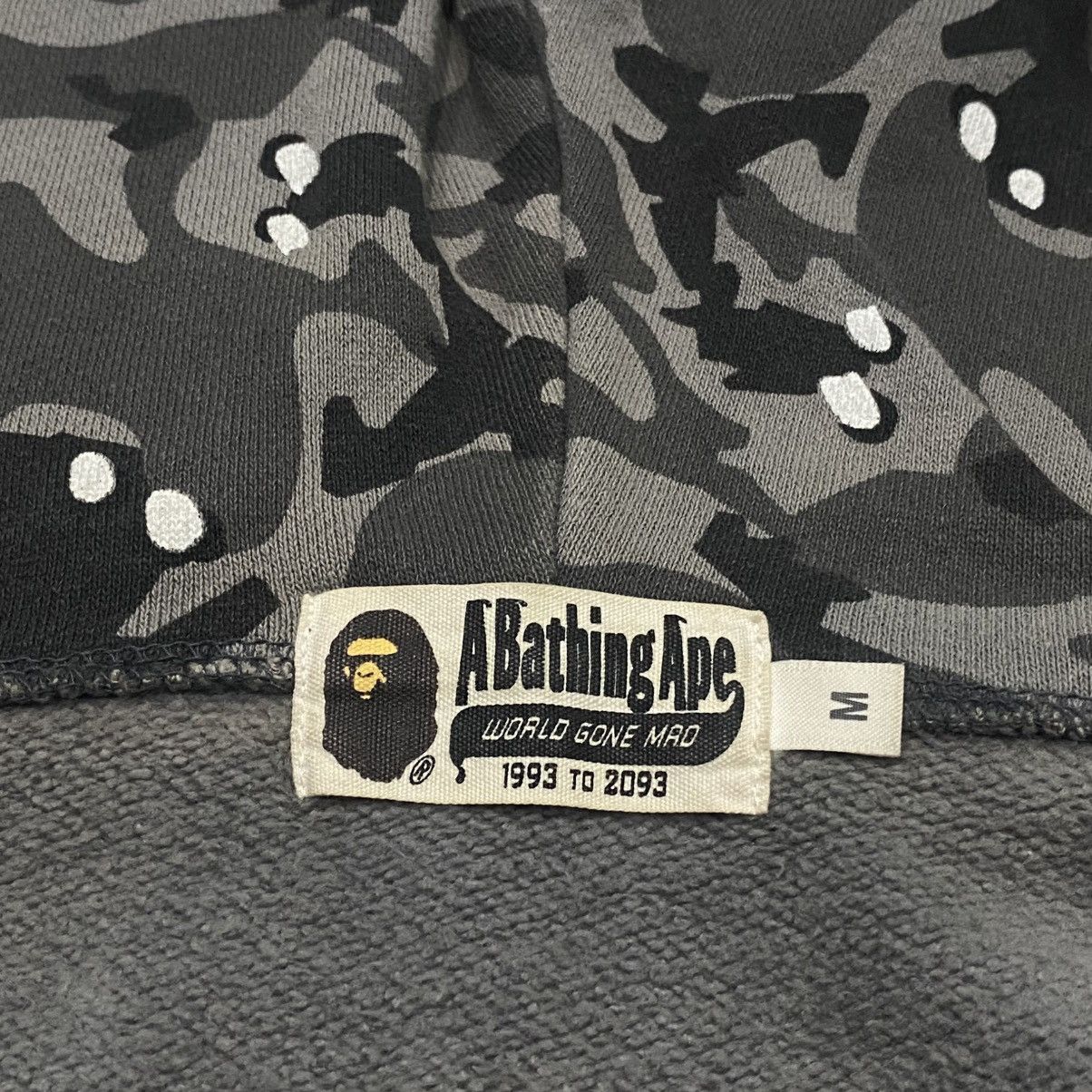 Bape Bape Exclusive Store Limited Desert Camo Shark Size US M / EU 48-50 / 2 - 5 Thumbnail