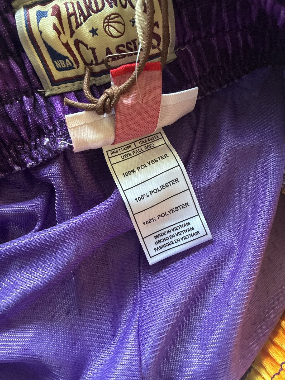 Bape × Mitchell & Ness NEW Bape x Mitchell & Ness Los Angeles Lakers Shorts Size US 30 / EU 46 - 8 Thumbnail