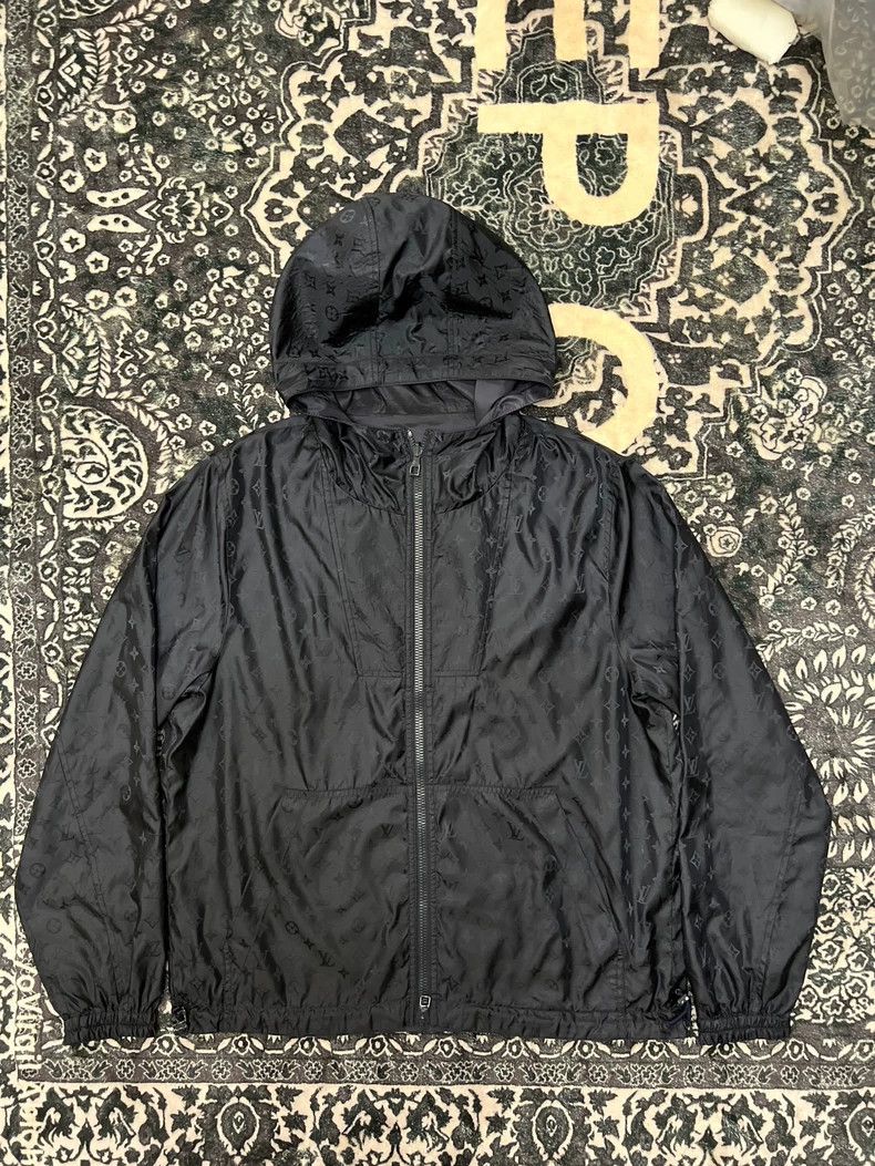 Louis Vuitton Louis Vuitton Pin double-sided full-printed logo instructi Size US M / EU 48-50 / 2 - 3 Thumbnail