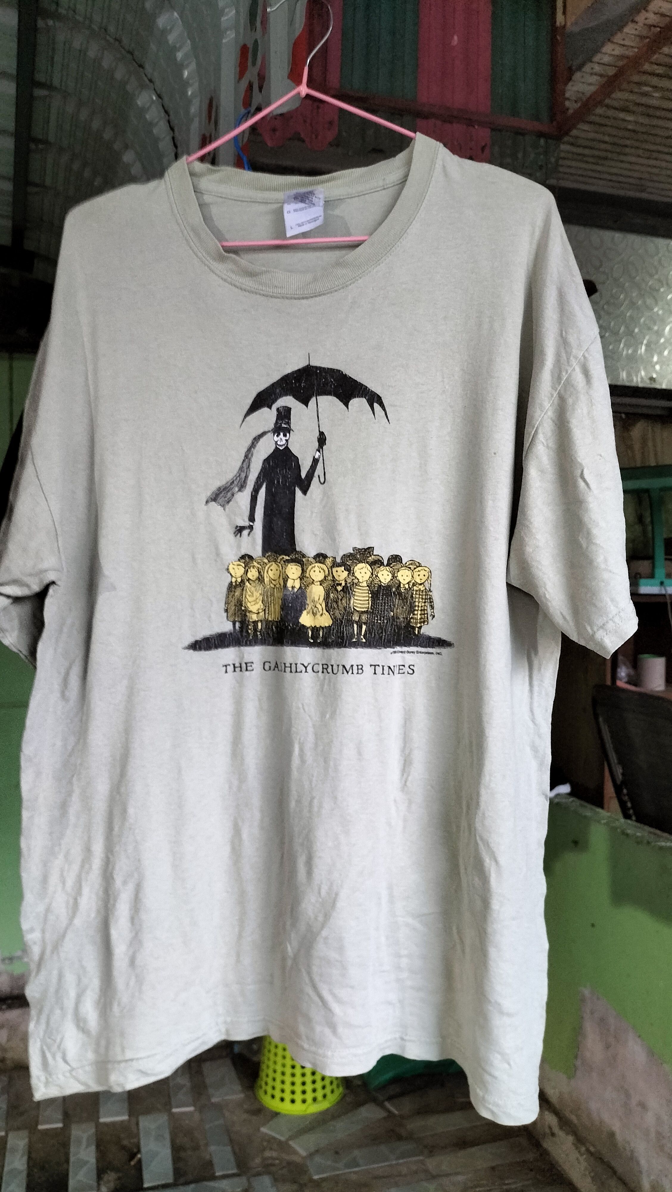 Vintage Vintage 90s Edward Gorey Production Movies Novels arttees Size US L / EU 52-54 / 3 - 1 Thumbnail