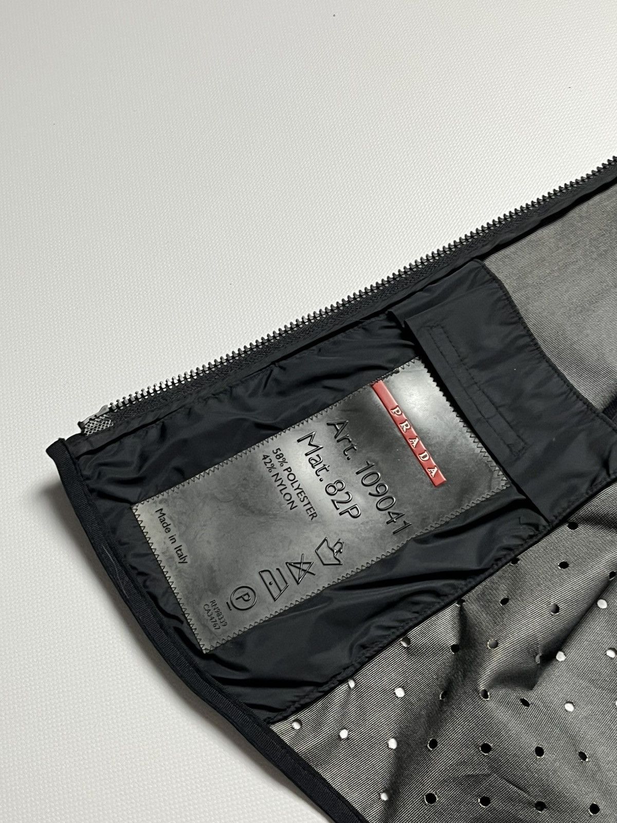 Prada Prada Luna Rossa hooded utility vest black vintage Size S / US 4 / IT 40 - 12 Thumbnail