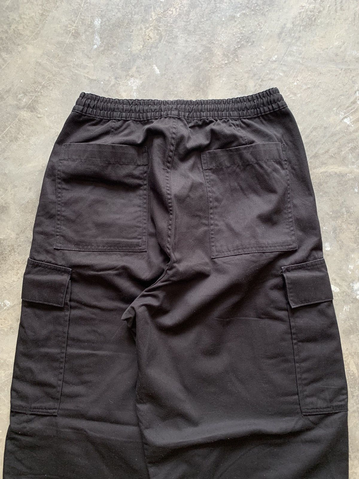 GU × Japanese Brand × Yohji Yamamoto Gu Super Wide Yohji Yamamoto Style Cargo Pants Size US 30 / EU 46 - 4 Thumbnail