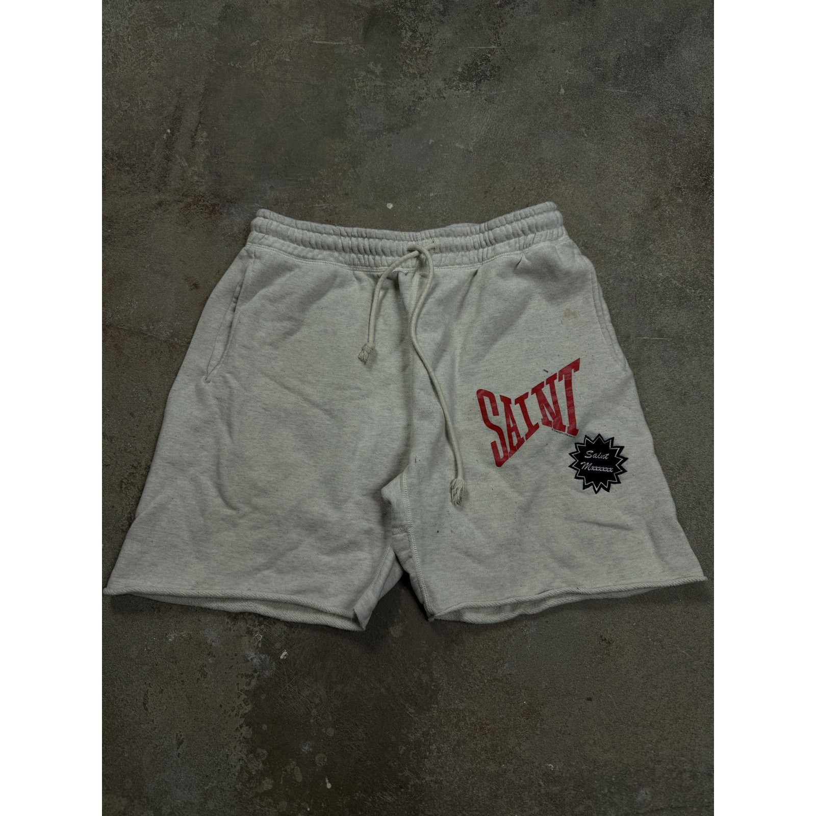 Other Saint Mxxxxxxx Shorts Cream Red Used Medium Size US 32 / EU 48 - 1 Thumbnail