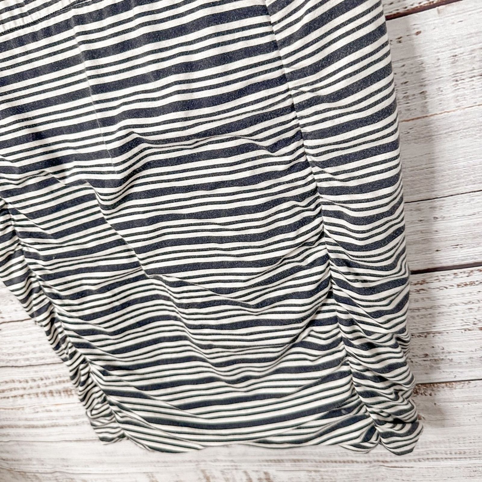 Athleta Athleta Tulip Striped Bodycon Dress, EUC, Medium, MSRP $108 Size M / US 6-8 / IT 42-44 - 9 Thumbnail