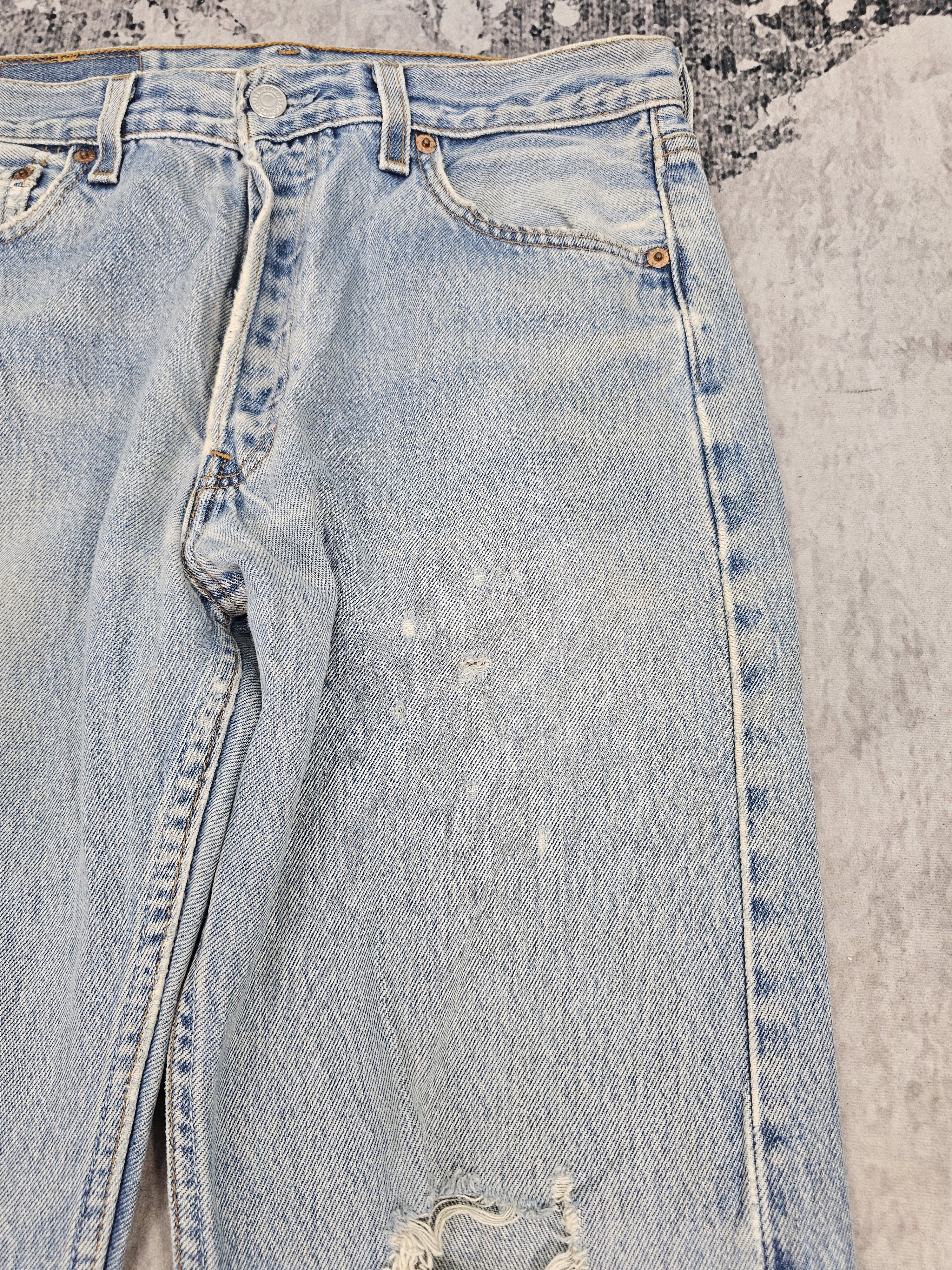 Levi's Vtg 90's LEVIS 501 XX Sun Faded Distressed Jeans L0438 Size US 31 - 3 Thumbnail