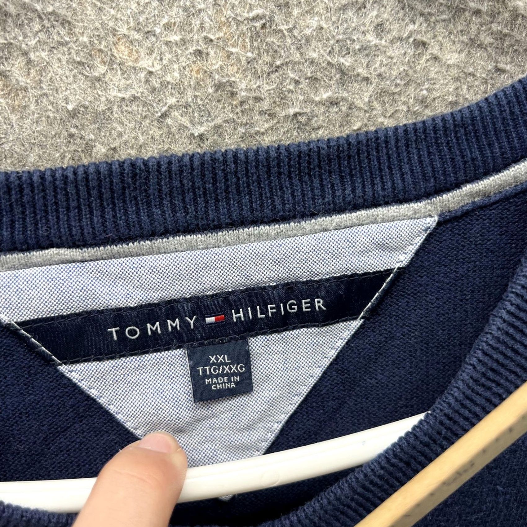 Tommy Hilfiger Tommy Hilfiger Sweater Vest Mens 2XL Blue Cotton Modal V-Neck Sleeveless Knit Vest Casual Knit Shirt Mens XXL Navy Logo Size US XXL / EU 58 / 5 - 5 Thumbnail
