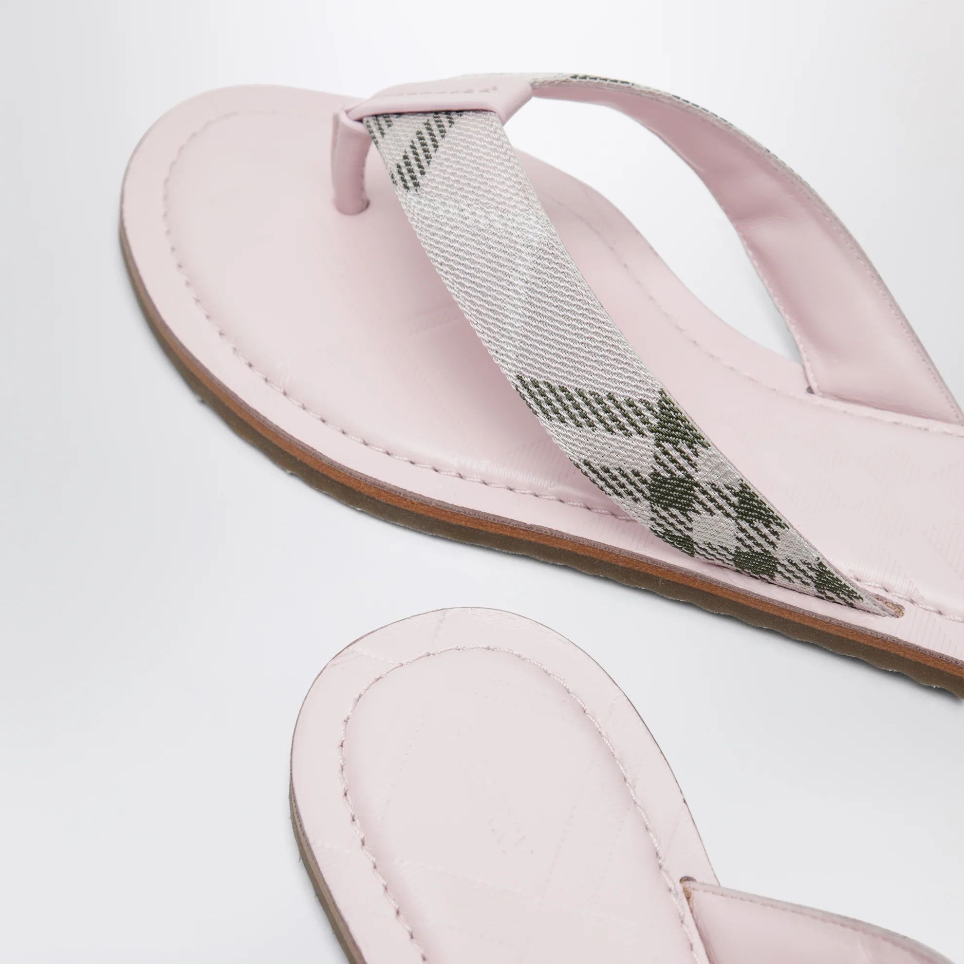 Burberry o1d2blof0426 Sandals With Check Pattern Slipper in Pink Size US 7 / IT 37 - 5 Thumbnail