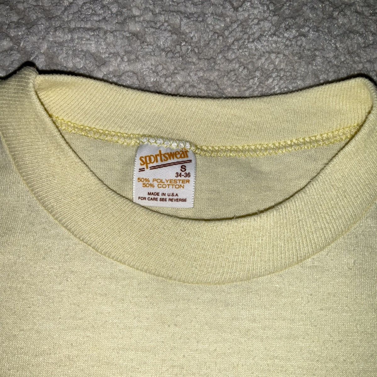 Vintage Vintage 70s pale yellow hug therapist t-shirt Size US S / EU 44-46 / 1 - 3 Thumbnail