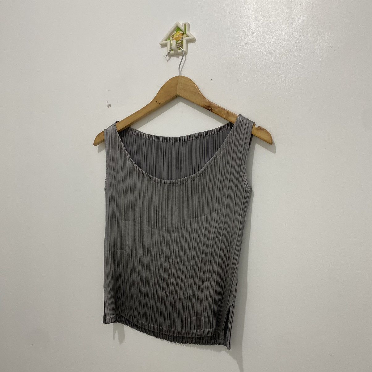 Issey Miyake × Pleats Please Issey Miyake Issey Miyake Pleated Sleeveless Top Size S / US 4 / IT 40 - 2 Thumbnail