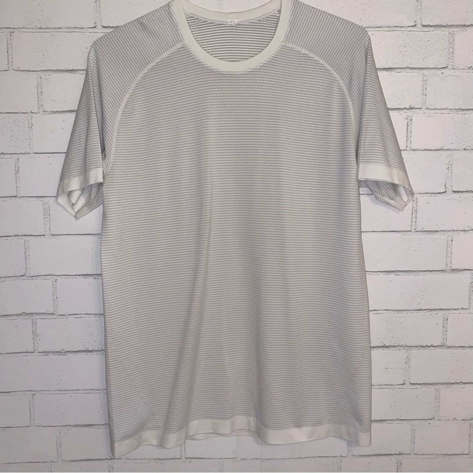 Lululemon LULULEMON Mens $78 Training Tech Shirt Sleeve Tee EUC MED Size US M / EU 48-50 / 2 - 2 Thumbnail