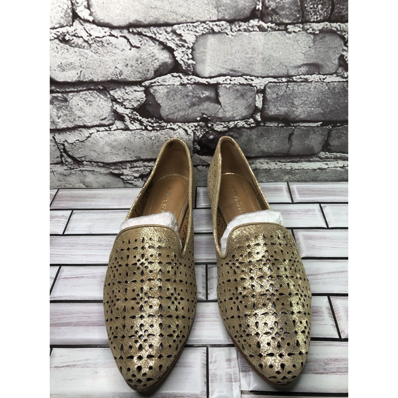 Trask H.S. Trask Gold Leather Shimmer Slip On Perforated Shoes Wom Size US 7.5 / IT 37.5 - 2 Thumbnail