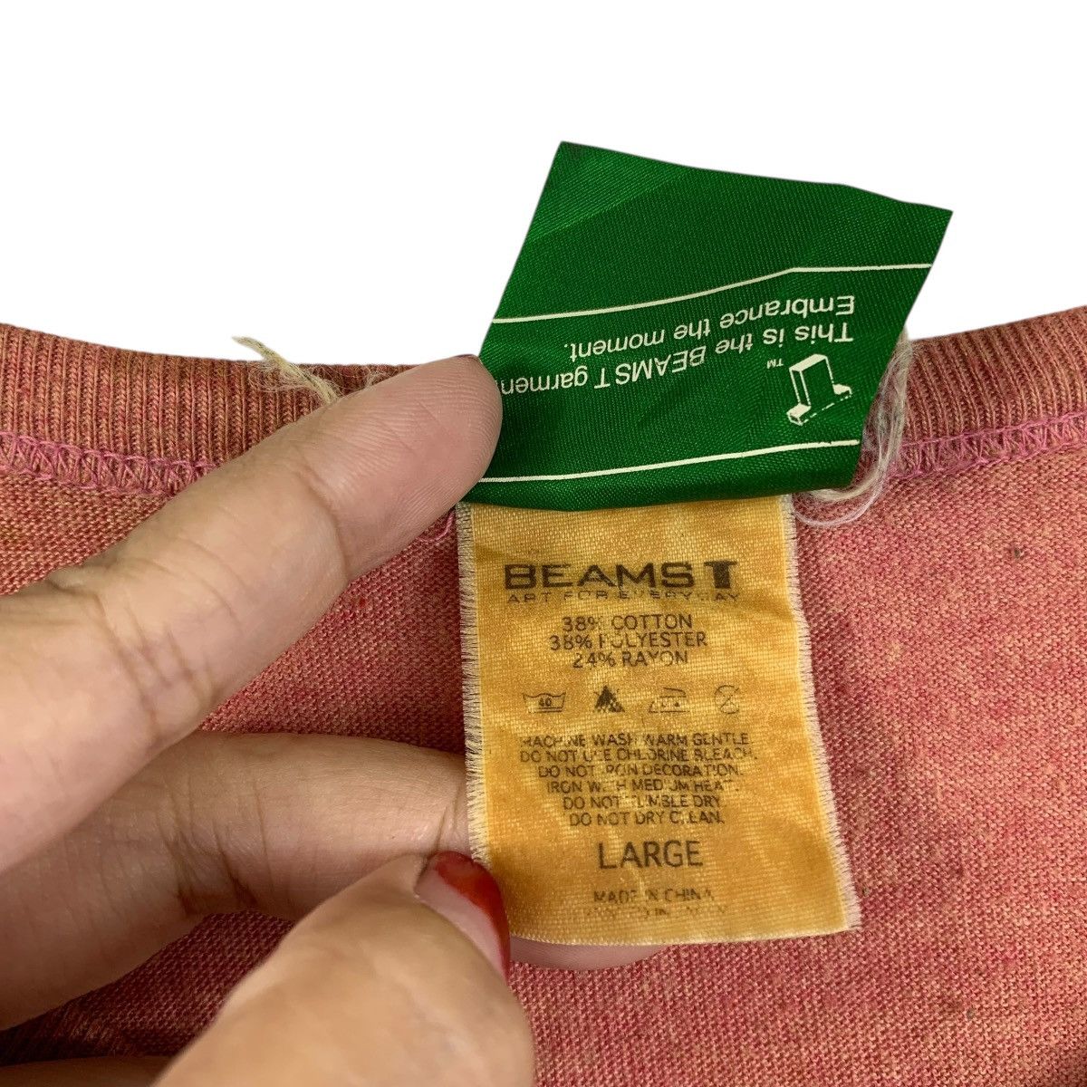 Beams Plus BEAMS T Shake The Spirit Tee Pink Graphic Japan Streetwear Size US L / EU 52-54 / 3 - 6 Thumbnail