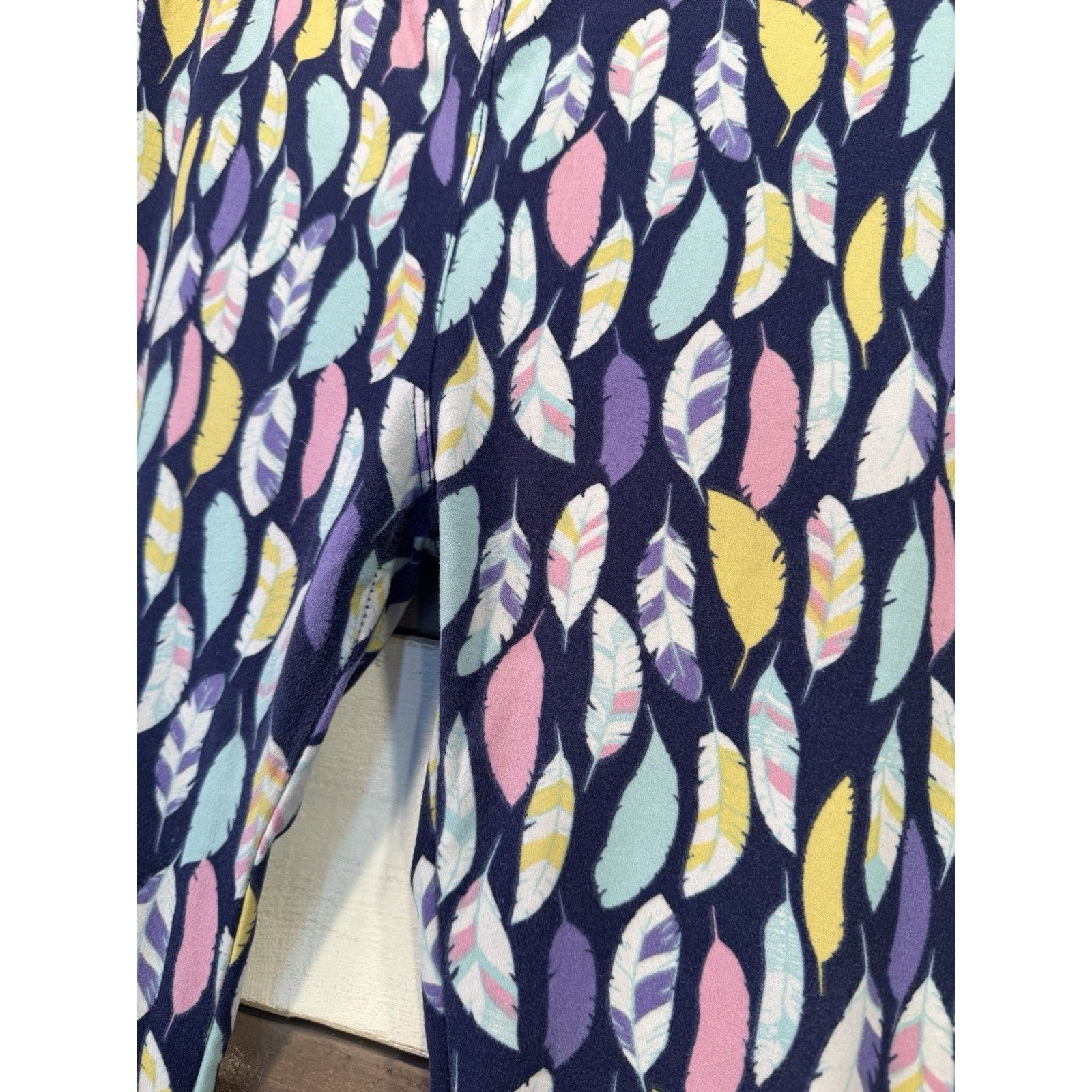Other LuLaRoe Leggings OS One Size BIRD FEATHERS Purple Blue Pink Size 29" - 2 Thumbnail