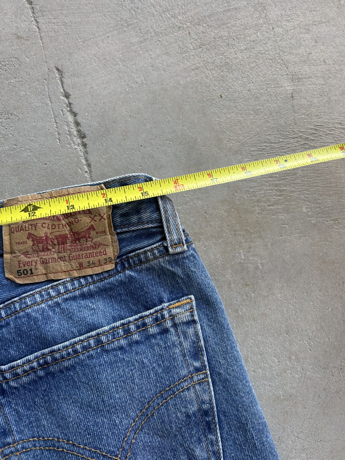 Levi's × Vintage Vintage 90s Levi’s 501 Medium Wash Distressed Jeans Size US 30 / EU 46 - 7 Thumbnail