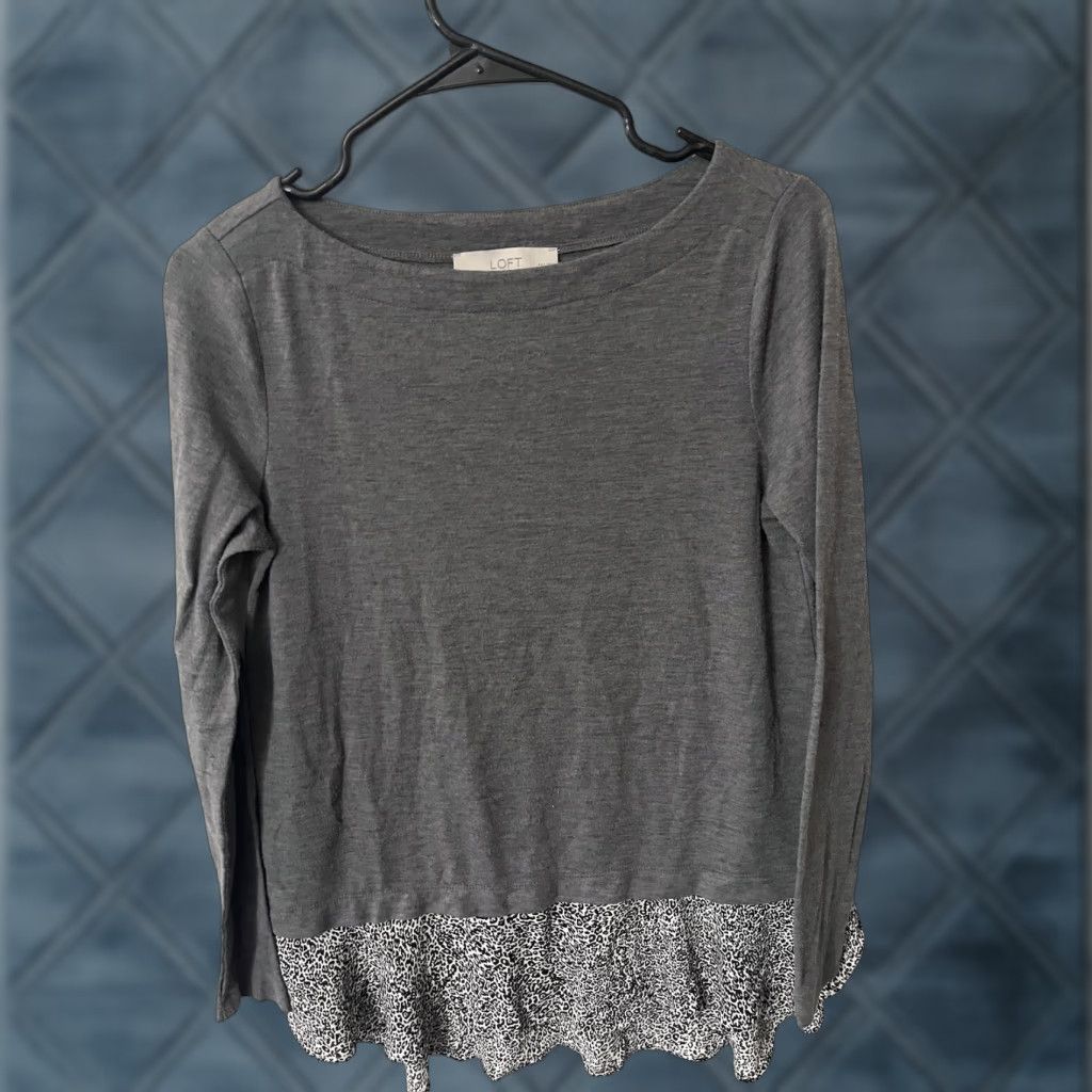 Loft LOFT Women's Sweater Long Sleeve Mixed Media Gray Print Small Petite Size S / US 4 / IT 40 - 1 Thumbnail