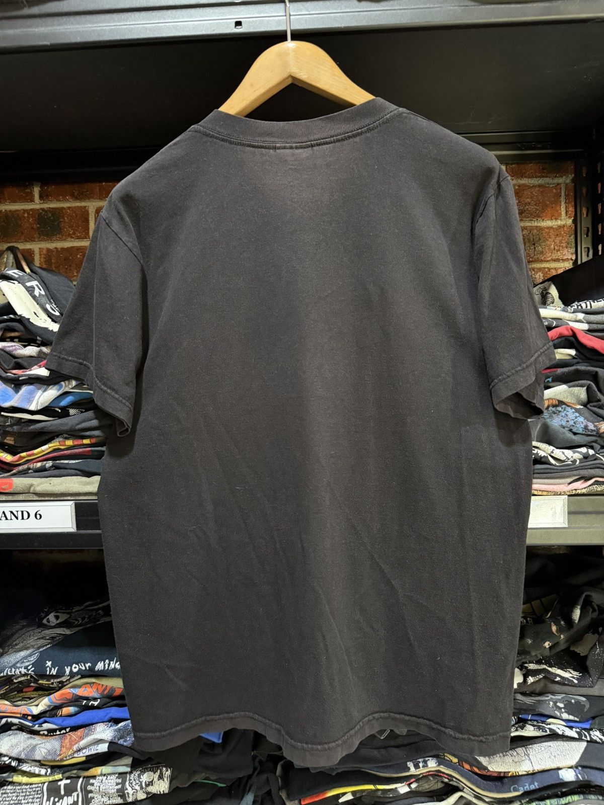 Band Tees Thrashed Vintage Limp Bizkit Love Your Mom Box Logo Grunge T Size US L / EU 52-54 / 3 - 9 Thumbnail