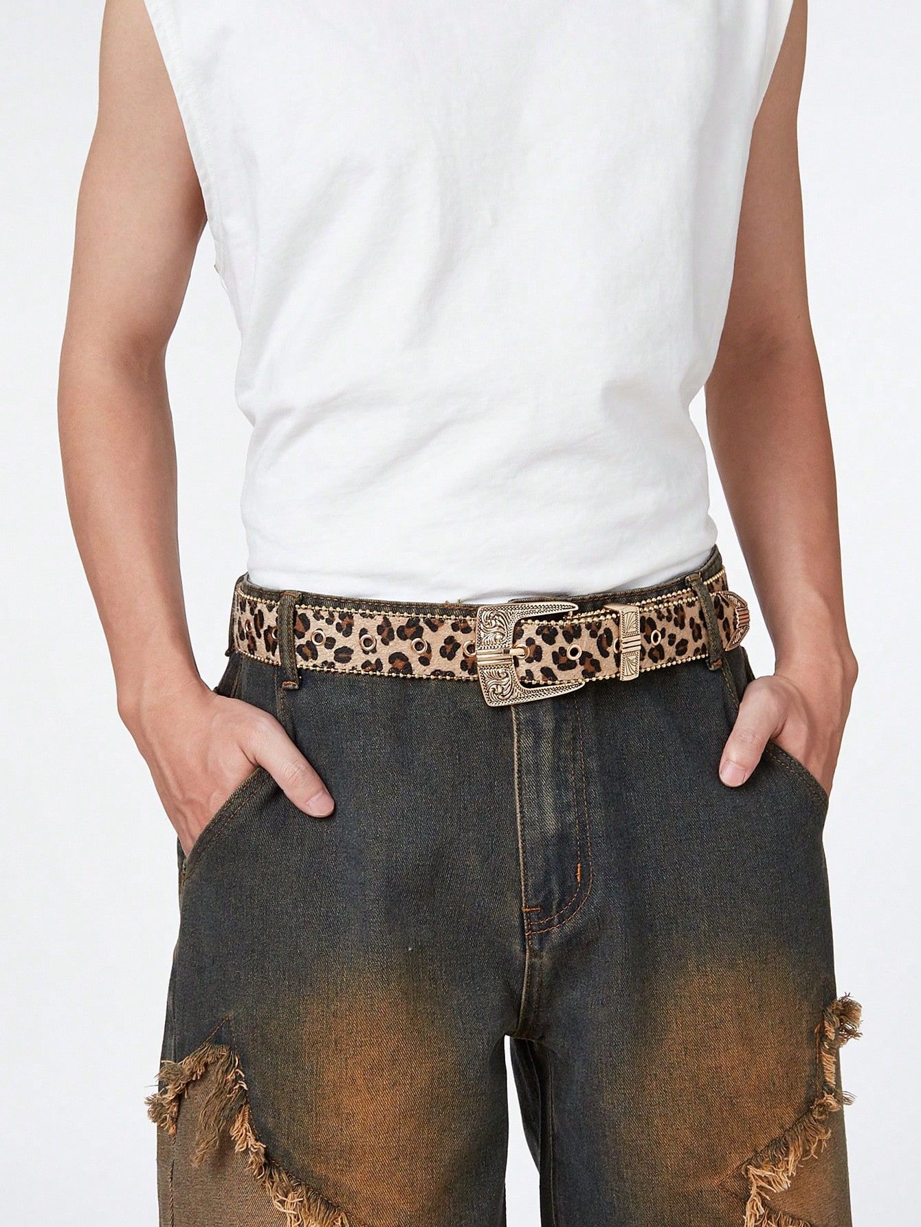 Designer × Vintage Leapord Vintage Engraved Metal Buckle Belt Size ONE SIZE - 1 Thumbnail