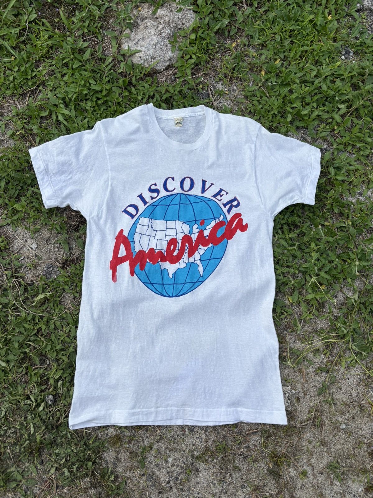 Vintage Vintage Discover America Tshirt Size US L / EU 52-54 / 3 - 1 Thumbnail